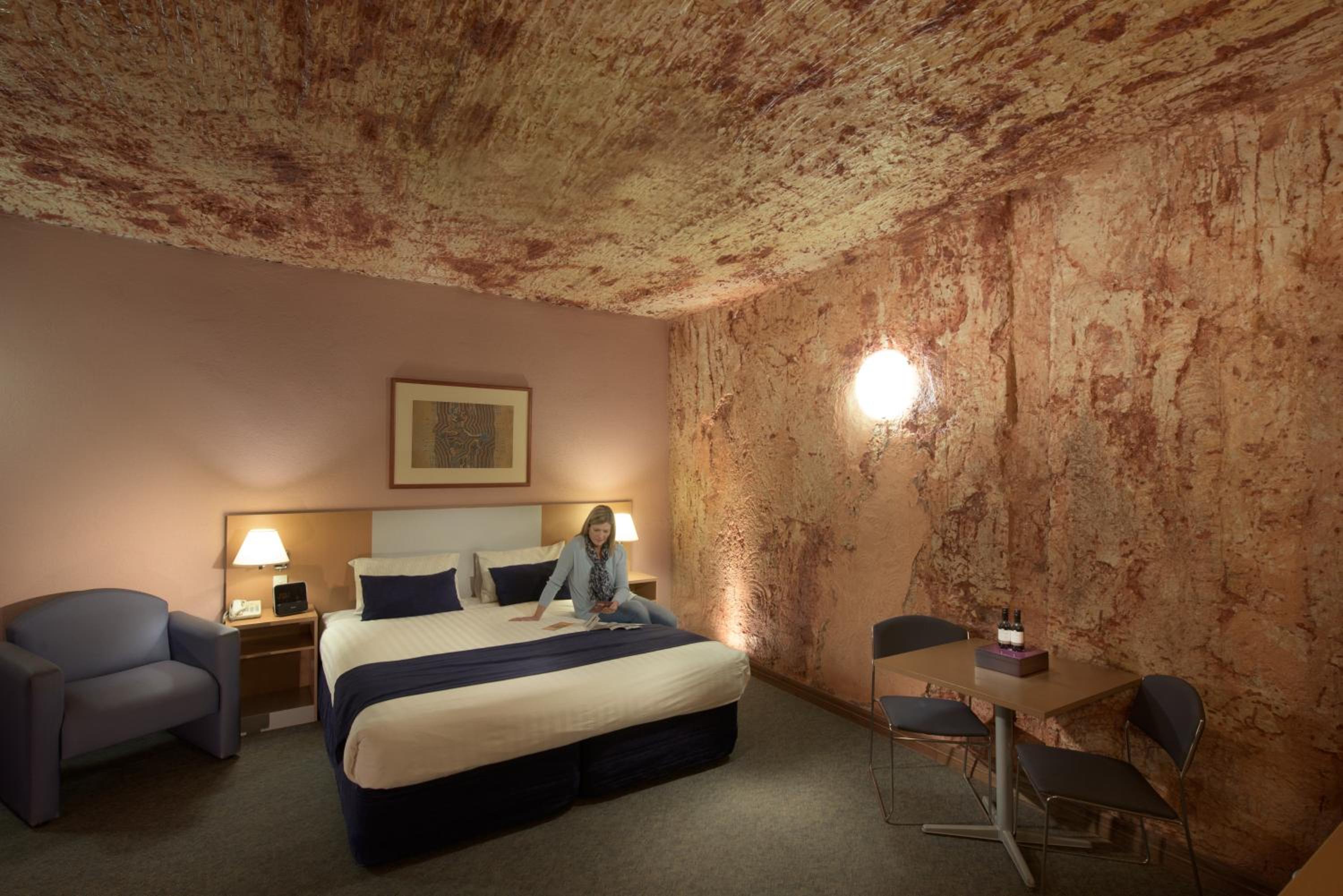 Double or Twin Room - Underground photo 3
