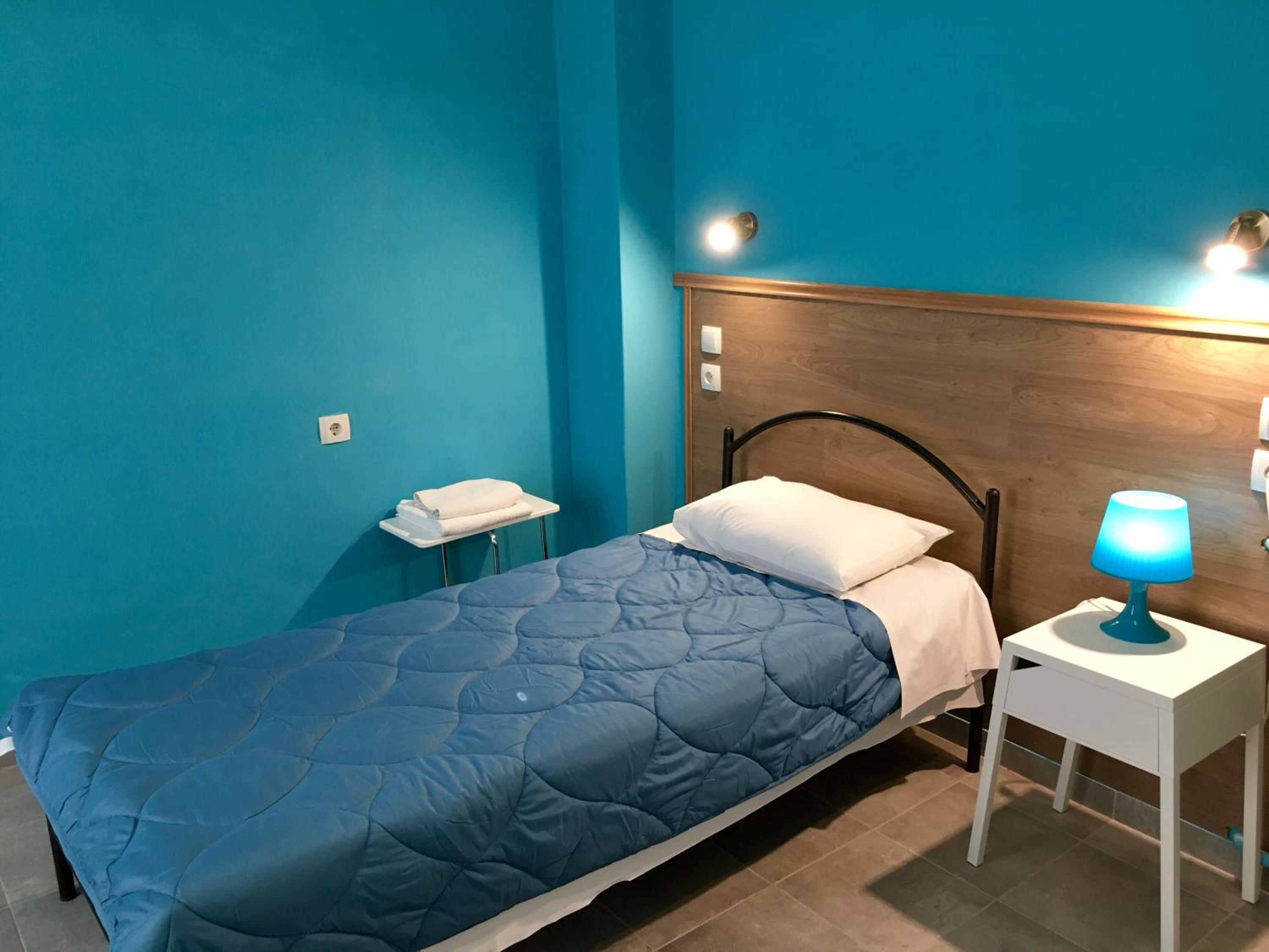Single Room with Shared Bathroom