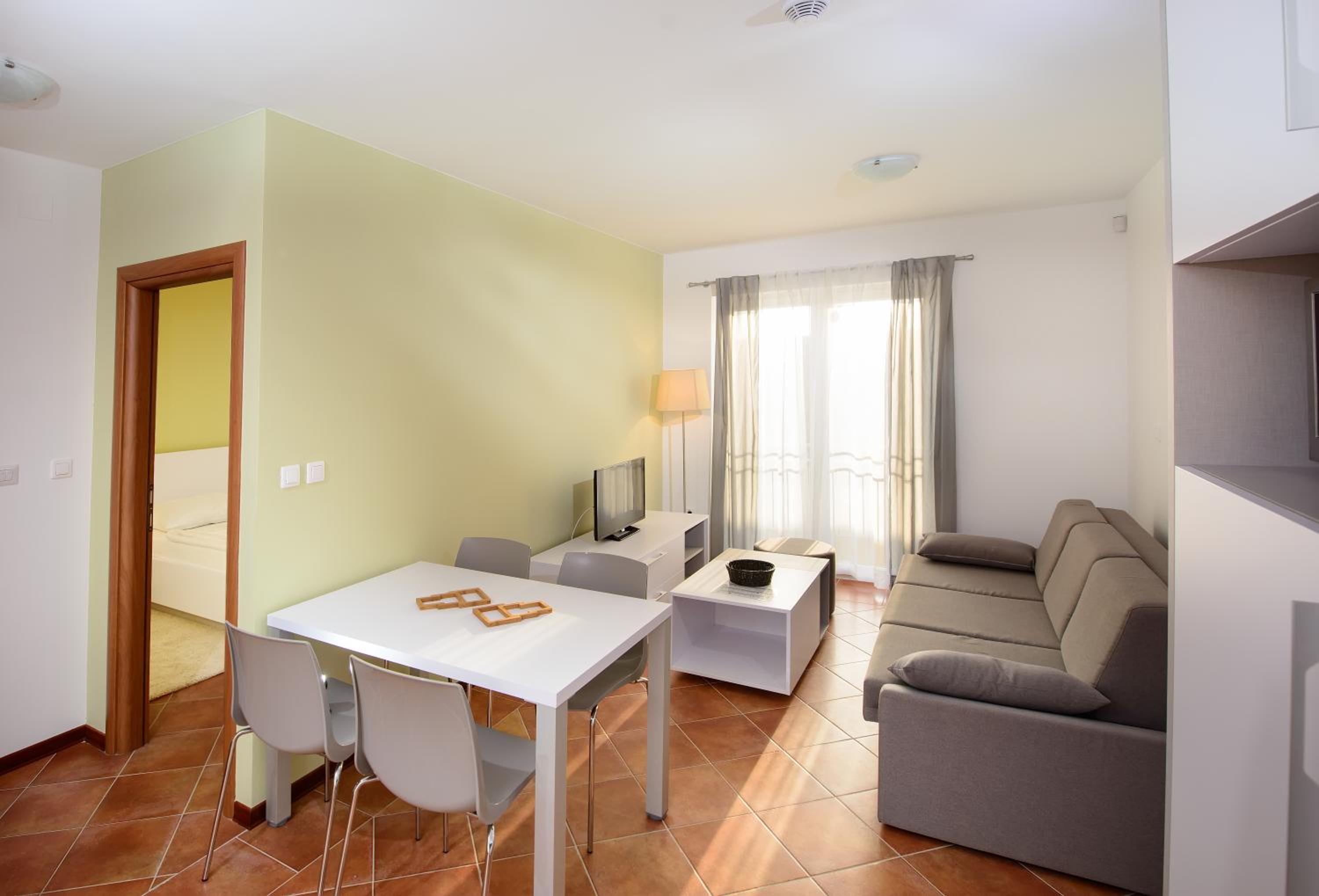 One-Bedroom Apartment with Balcony 1st floor photo 1
