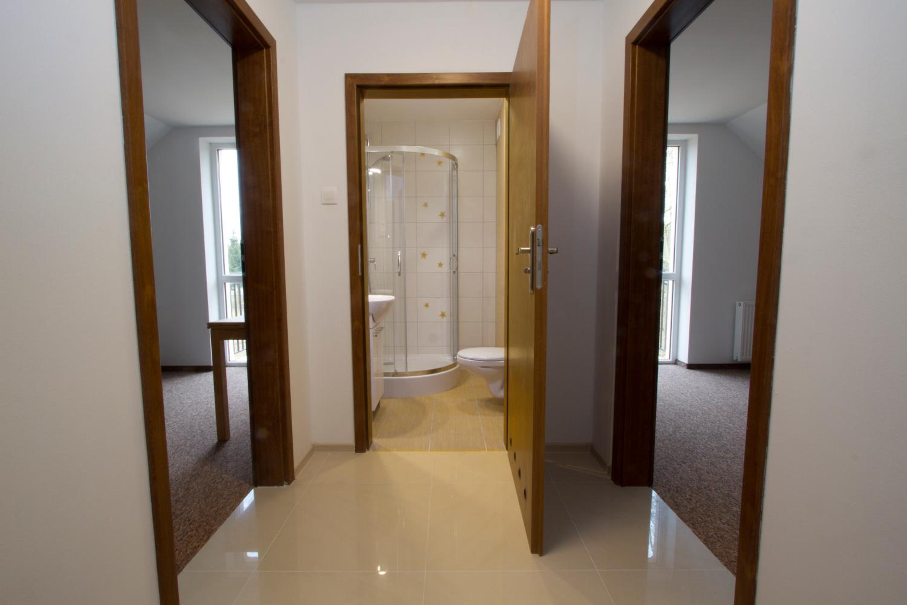 Family Room with Bathroom photo 3