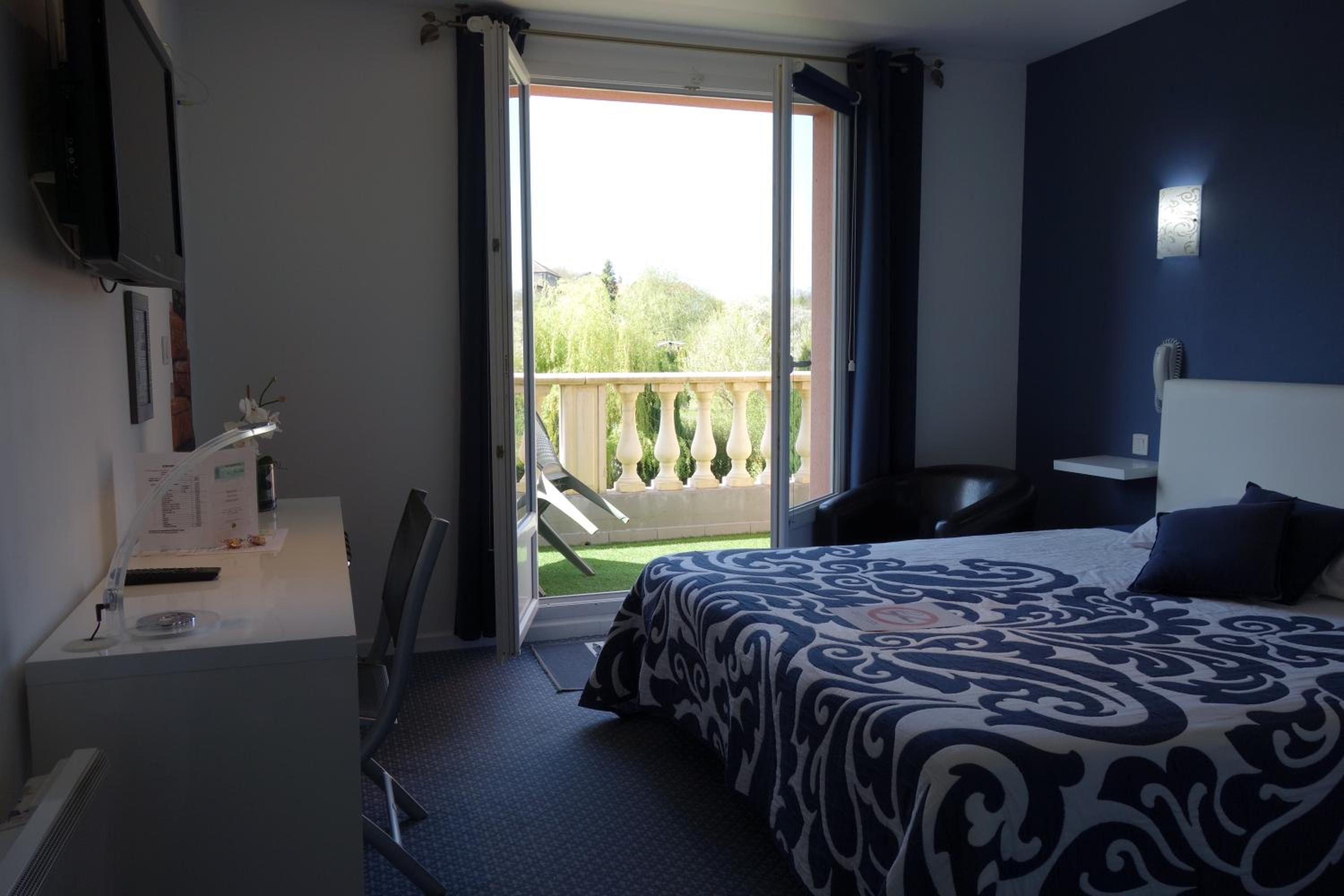 Double Room with Garden View photo 3
