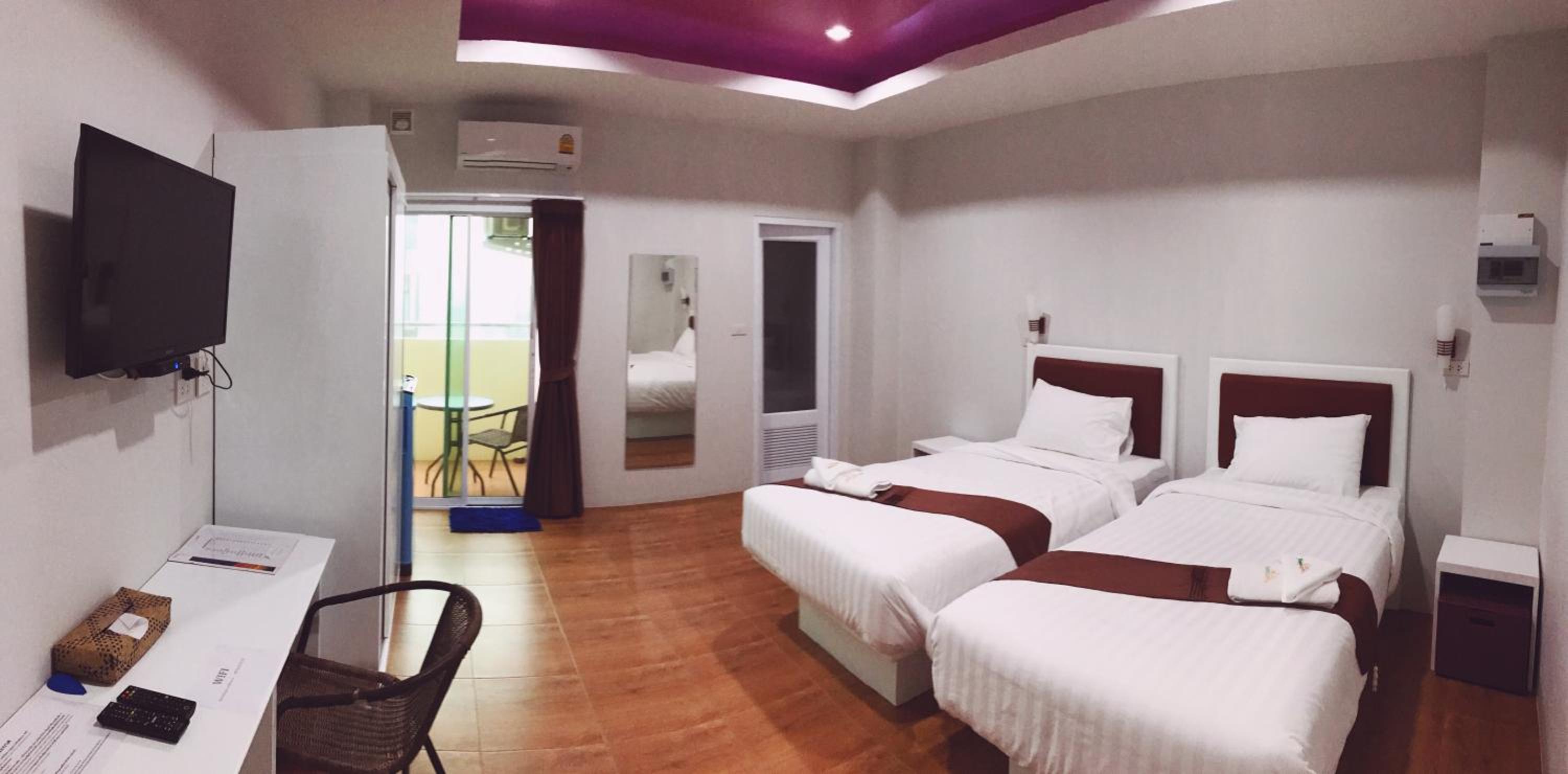 Deluxe Twin Room - Photo 8