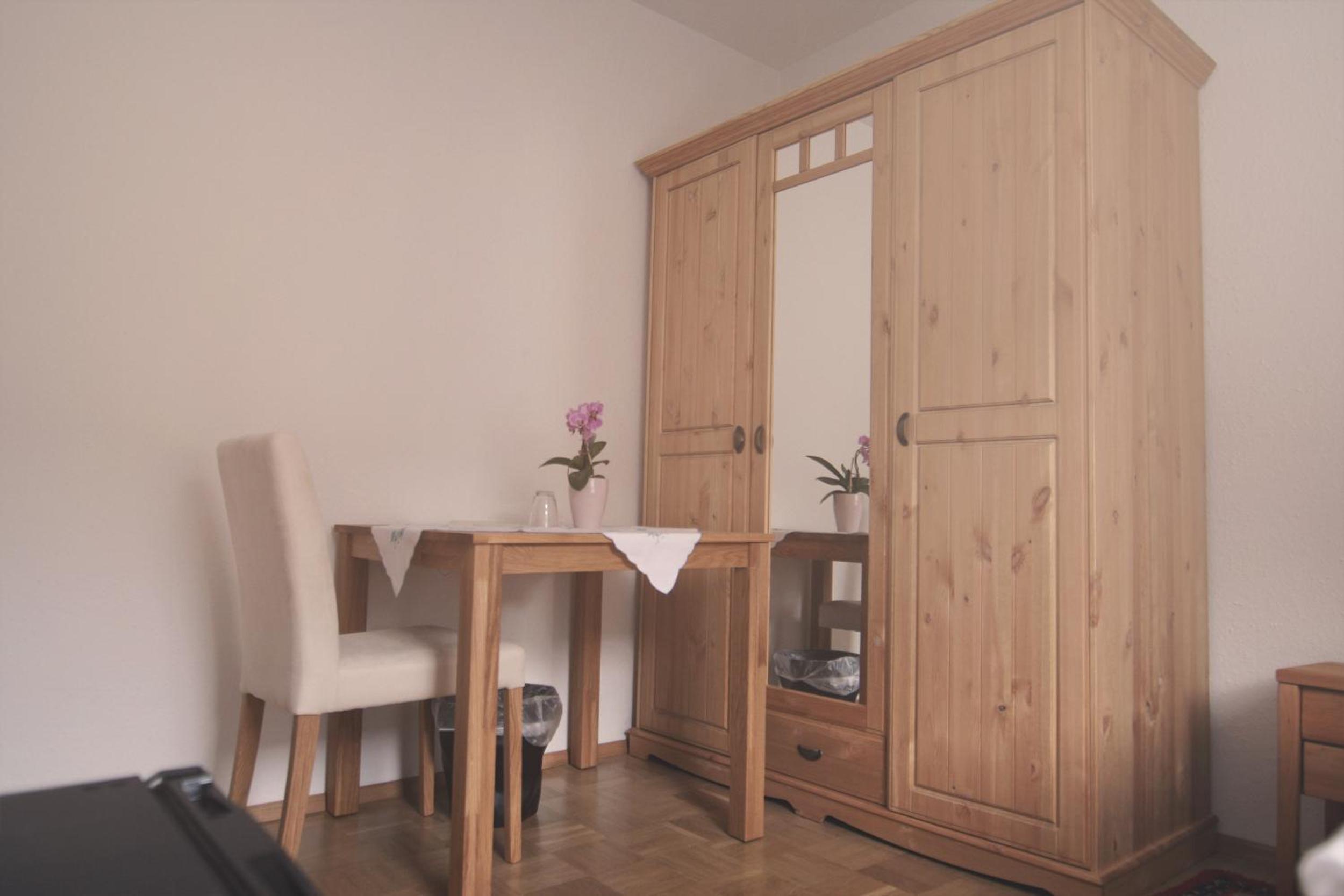 Single Room with Shared Bathroom photo 1