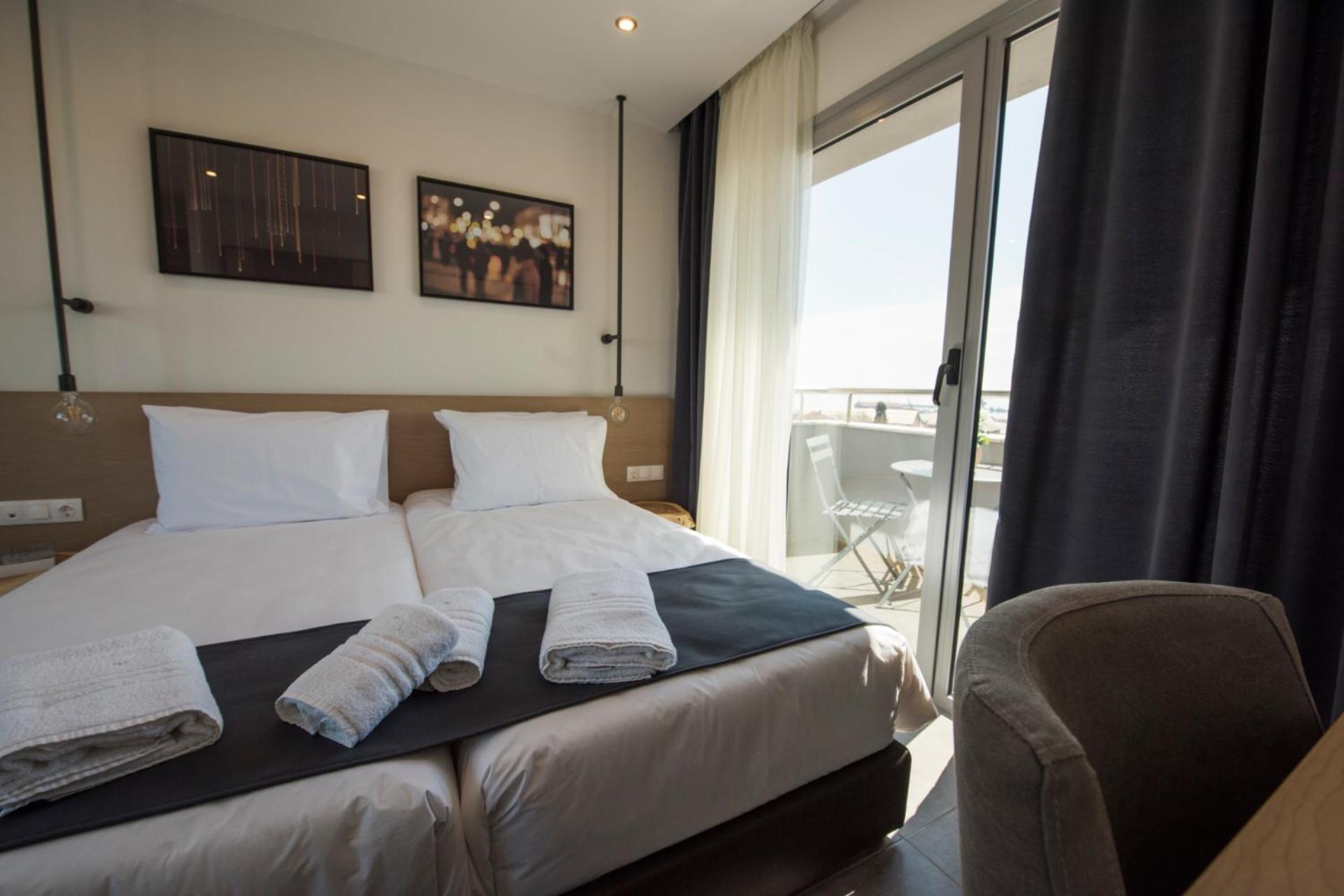 Deluxe Triple Room - Photo 8