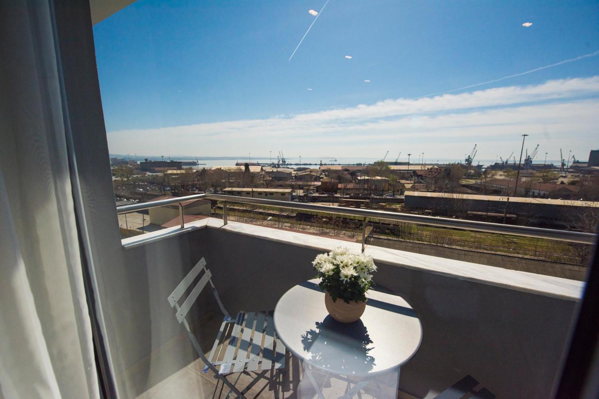 Deluxe Double Room with Sea View - Photo 17