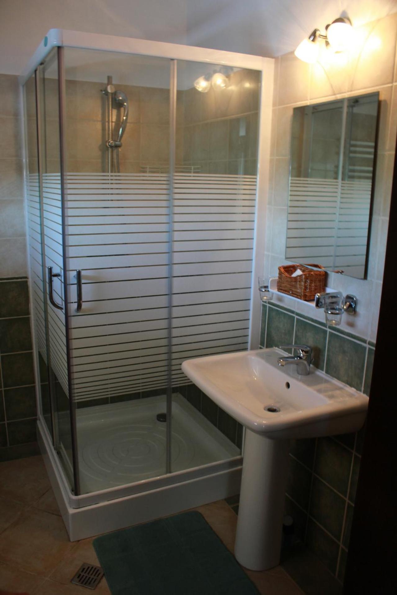 Double Room with Balcony (2 Adults + 1 Child) photo 2