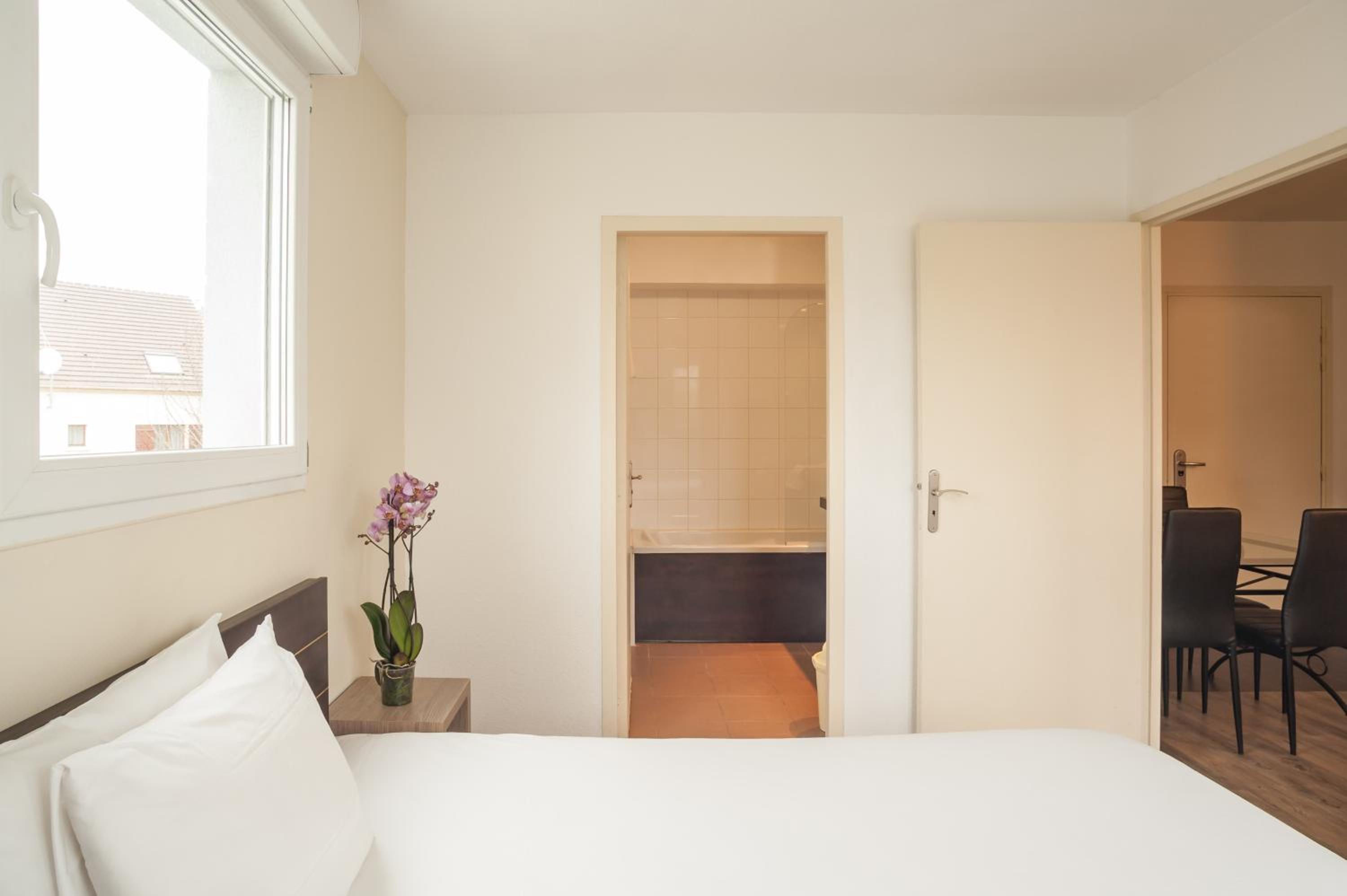 One-Bedroom Family Apartment - Photo 4