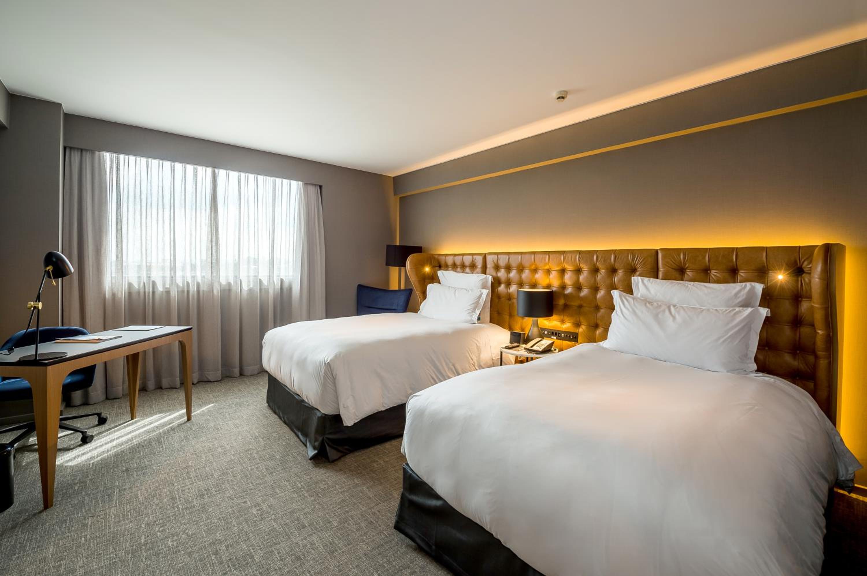 Premium Executive Twin Room with Executive Lounge Access