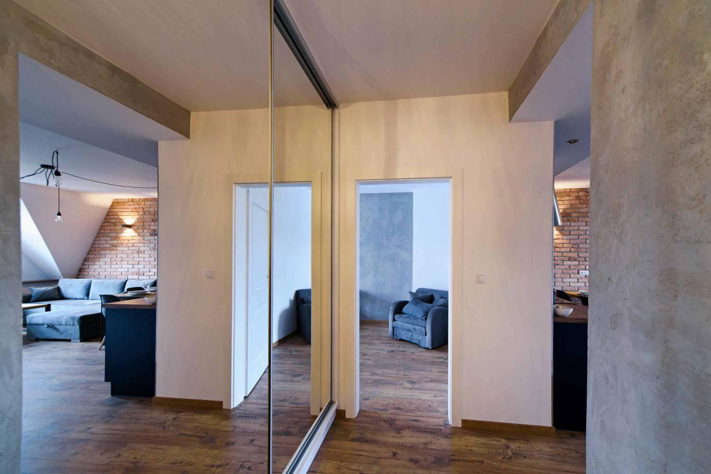 One-Bedroom Apartment - Photo 3