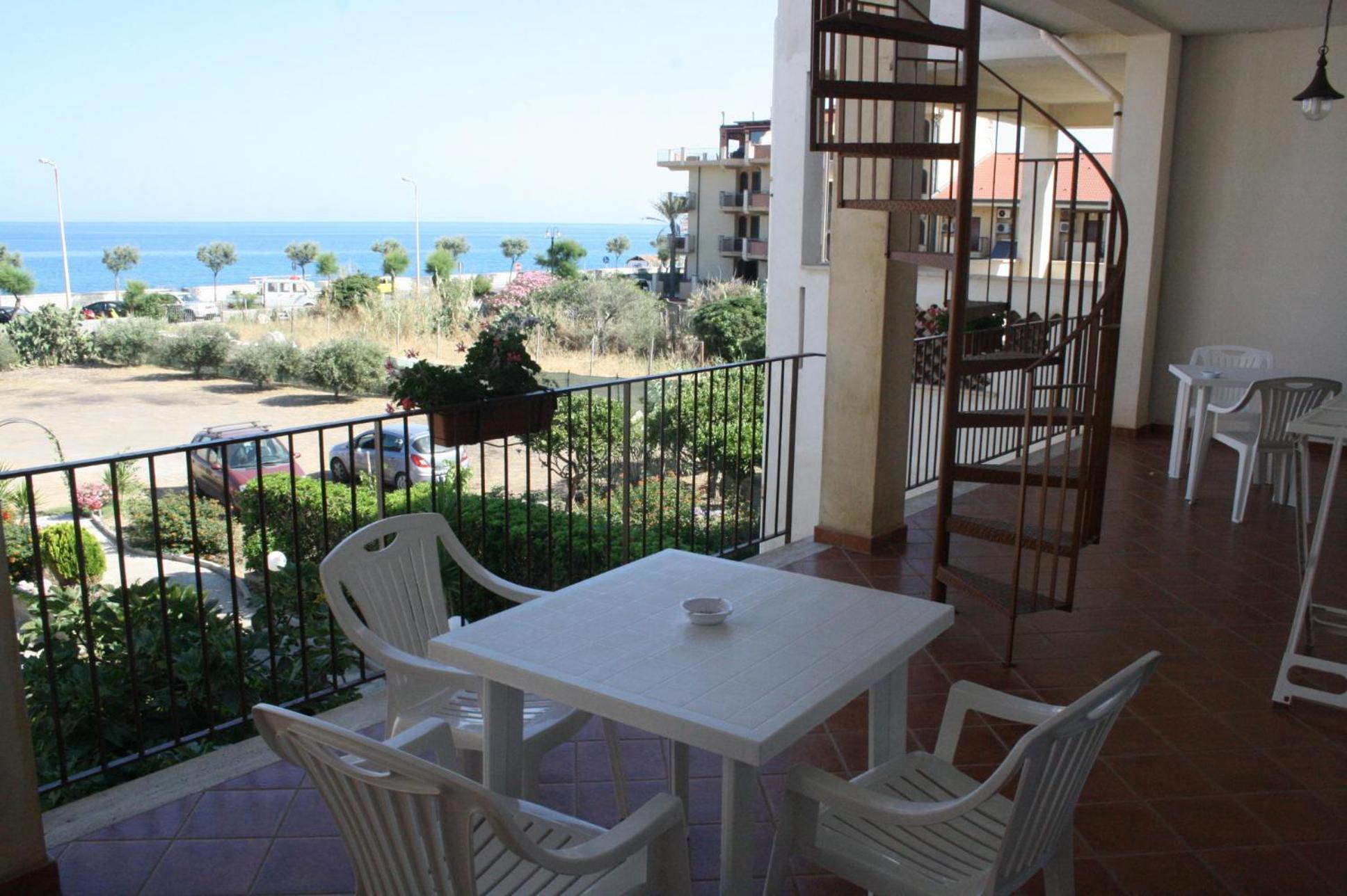 Quadruple Room With Terrace photo 2