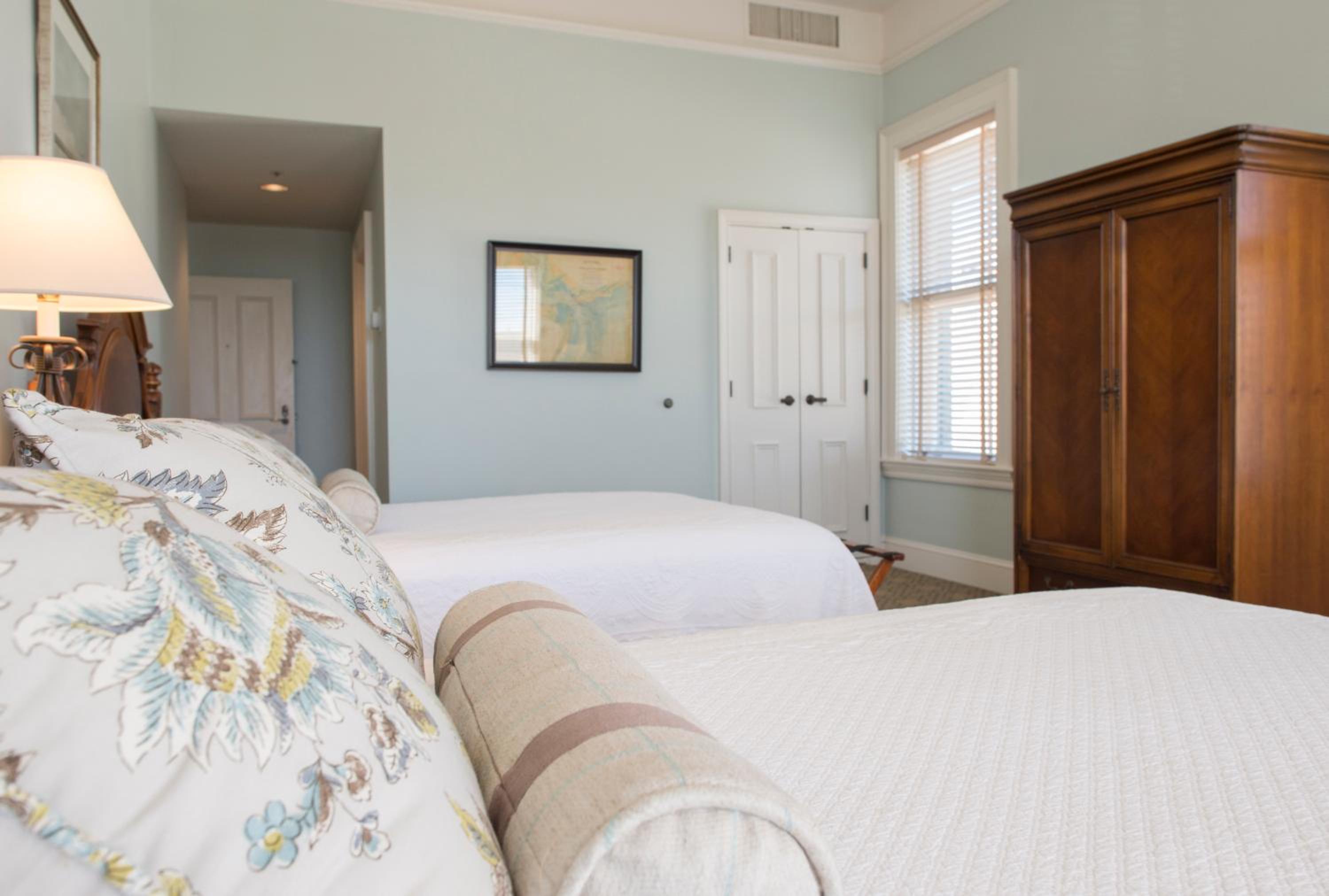 Standard Double Room with Two Double Beds photo 3
