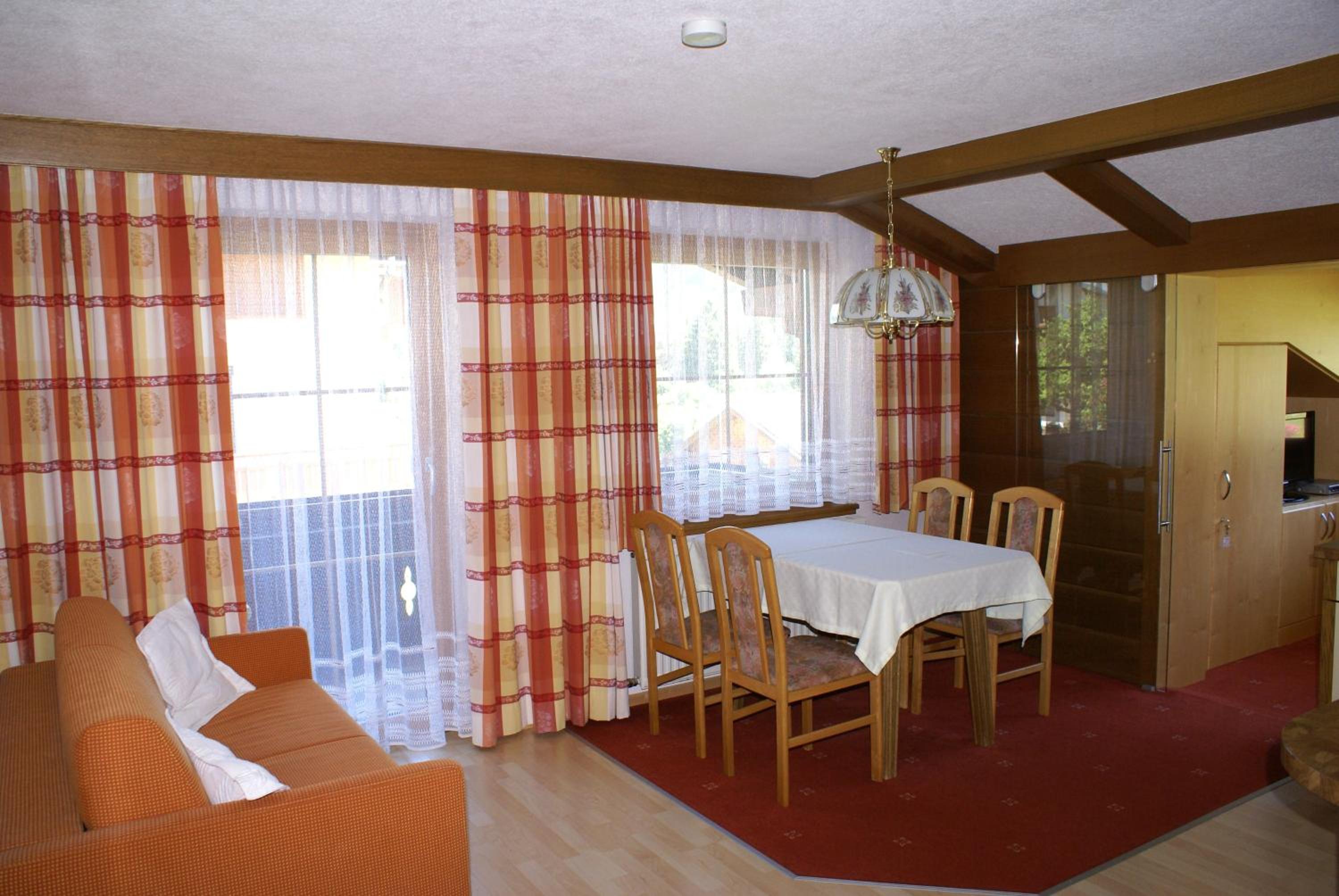 One-Bedroom Apartment with Balcony photo 2