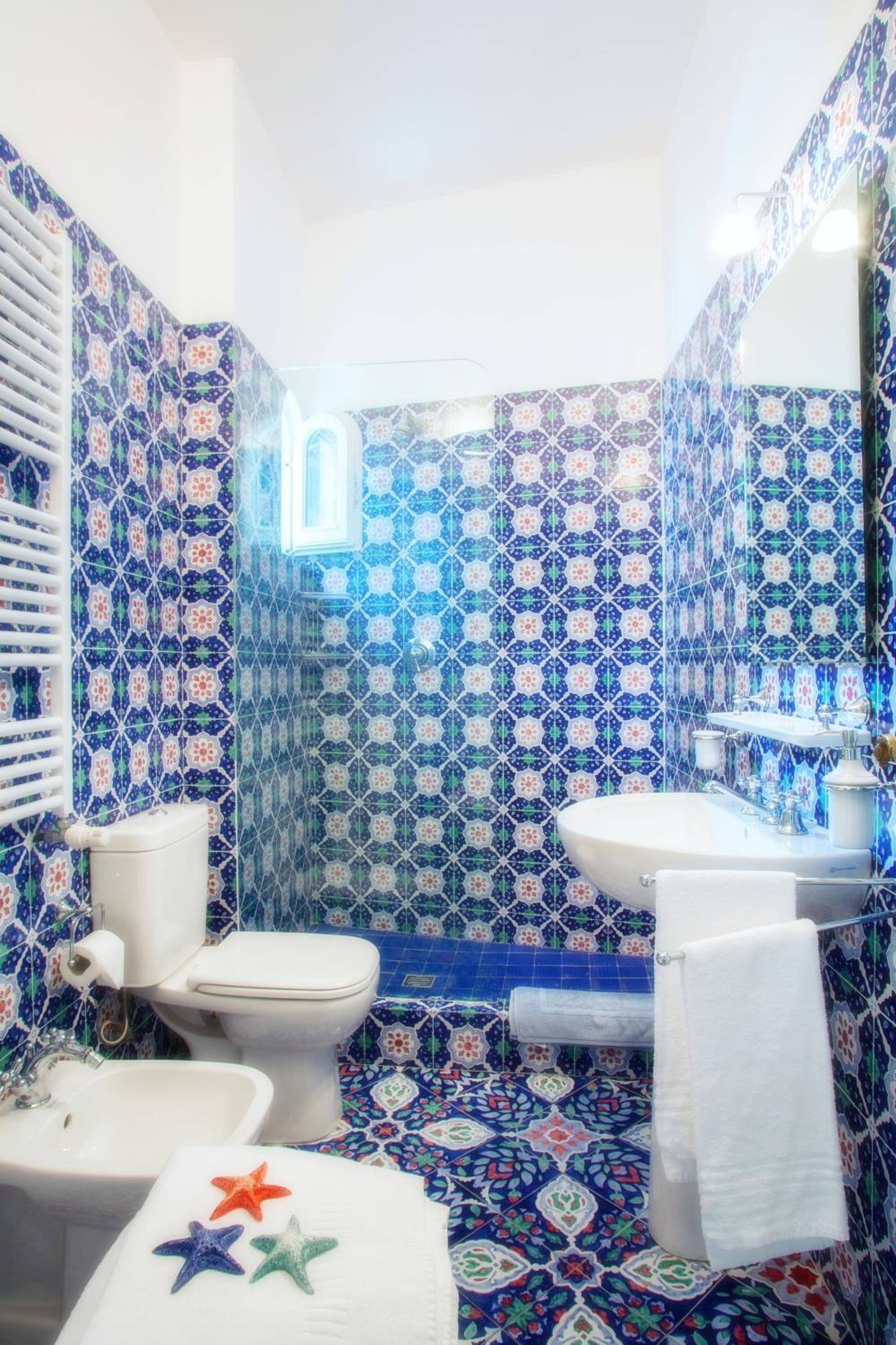 Deluxe Suite with Sea View photo 3