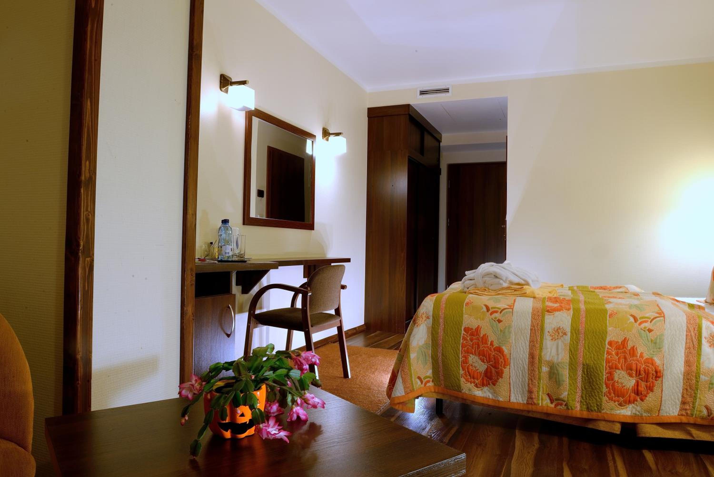 Basic Double Room - Photo 3