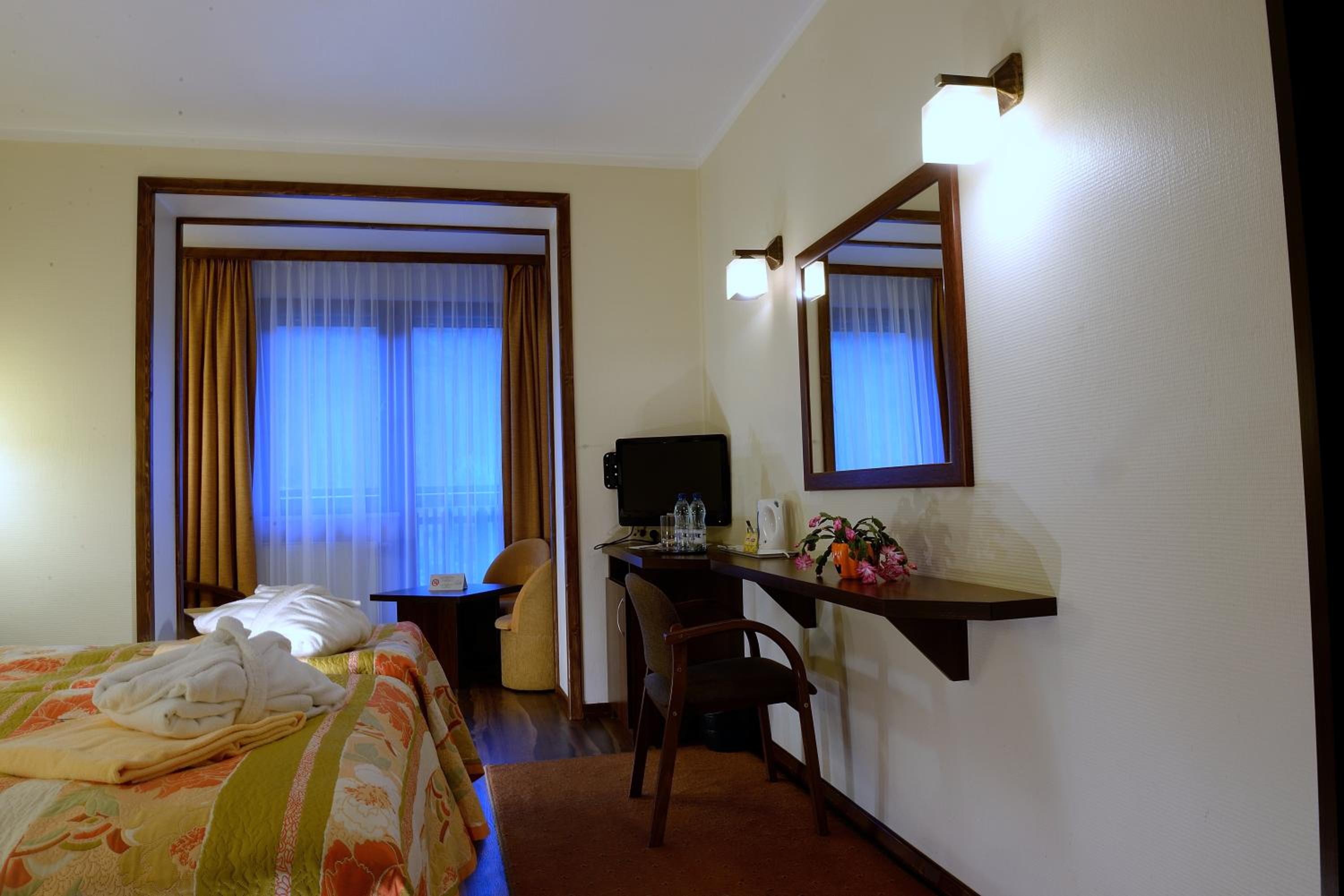 Basic Double Room - Photo 1