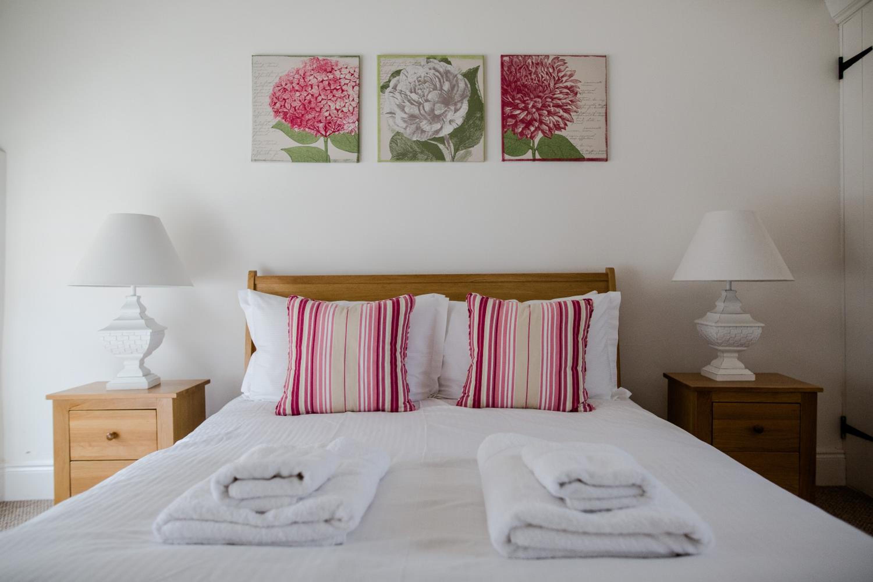 One-Bedroom House photo 1