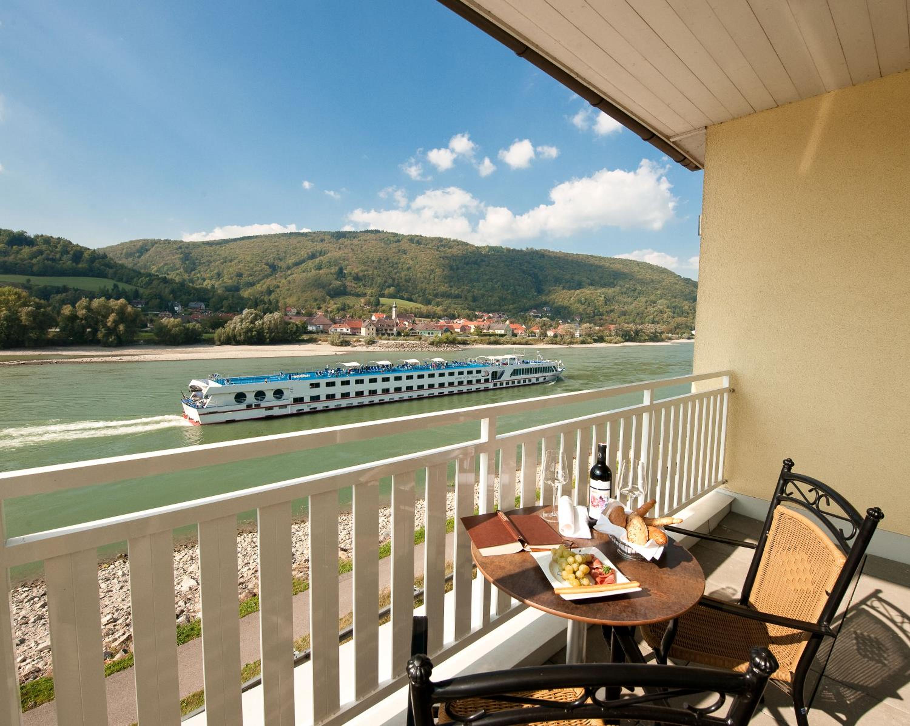 Deluxe Suite with River View photo 2