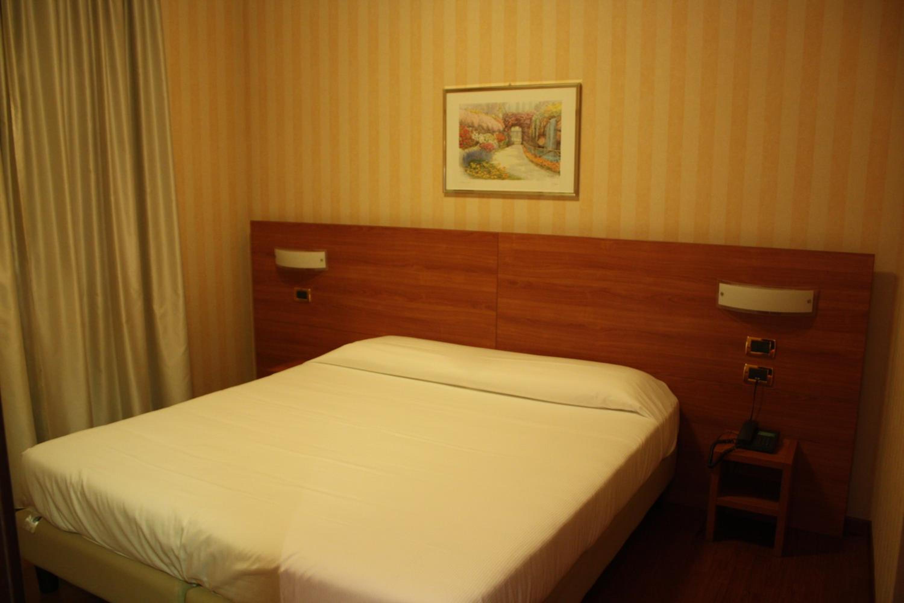 Economy Double Room - Photo 2