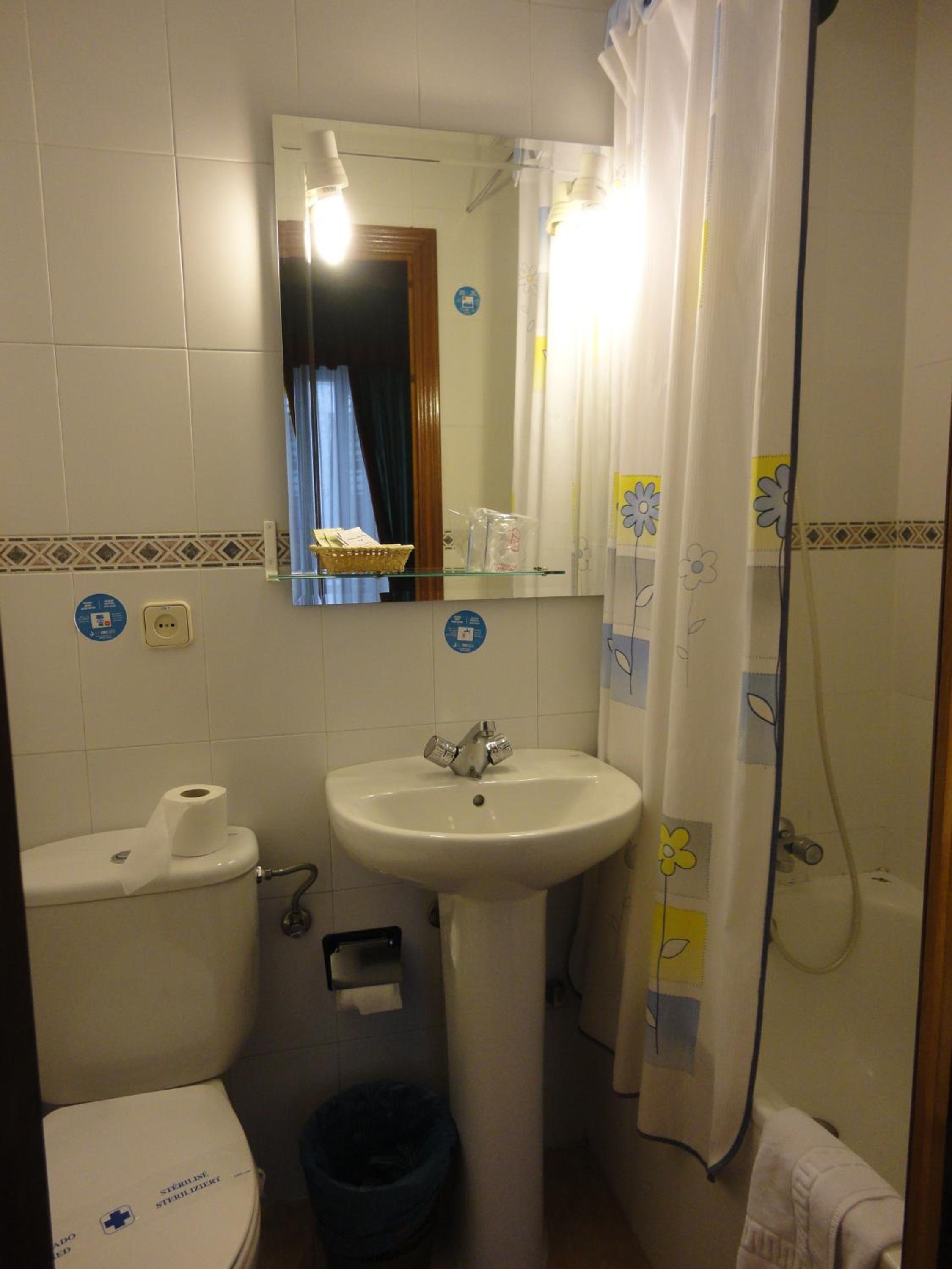 Single Room photo 2