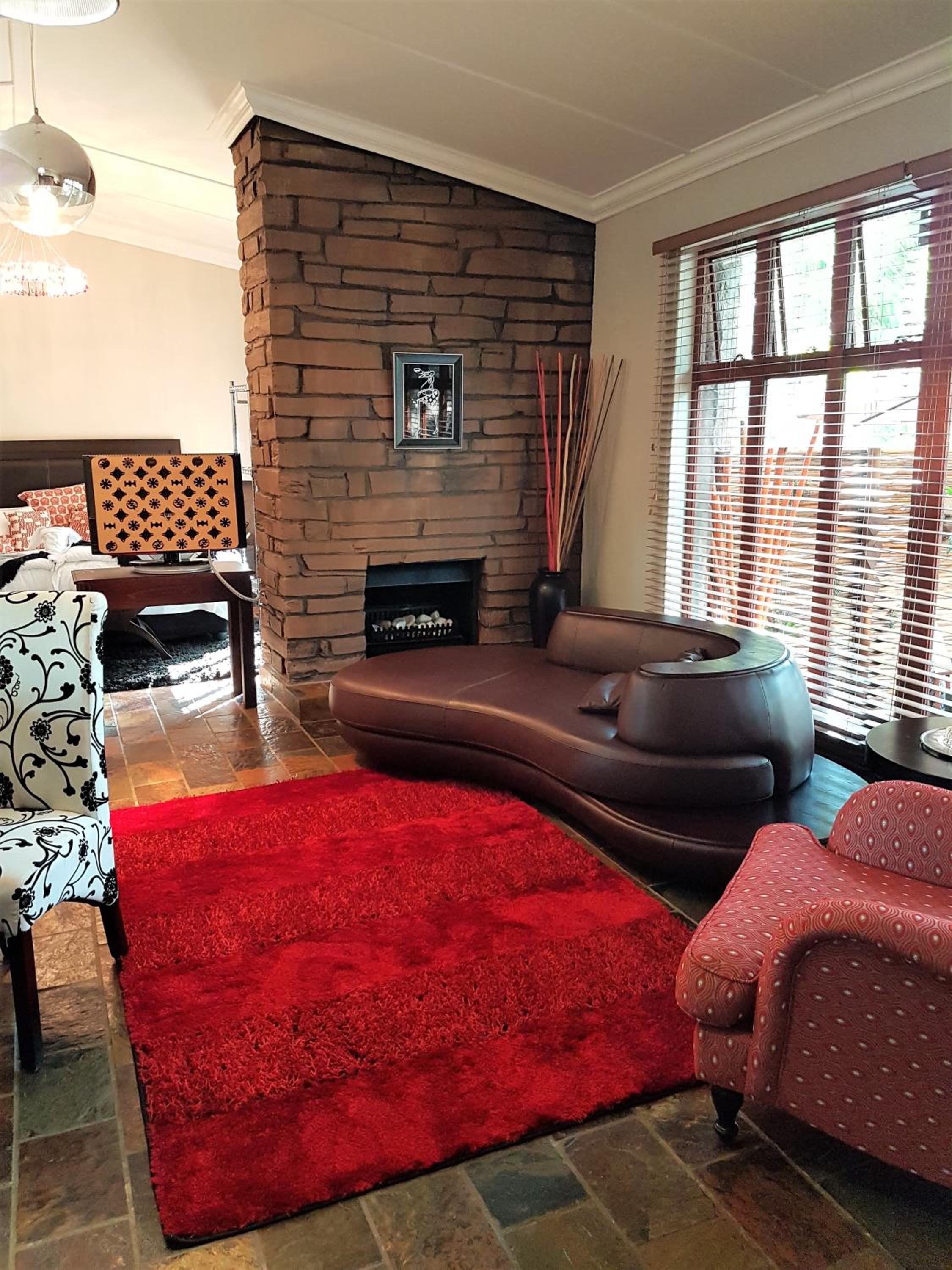 Deluxe King Suite - Photo 1