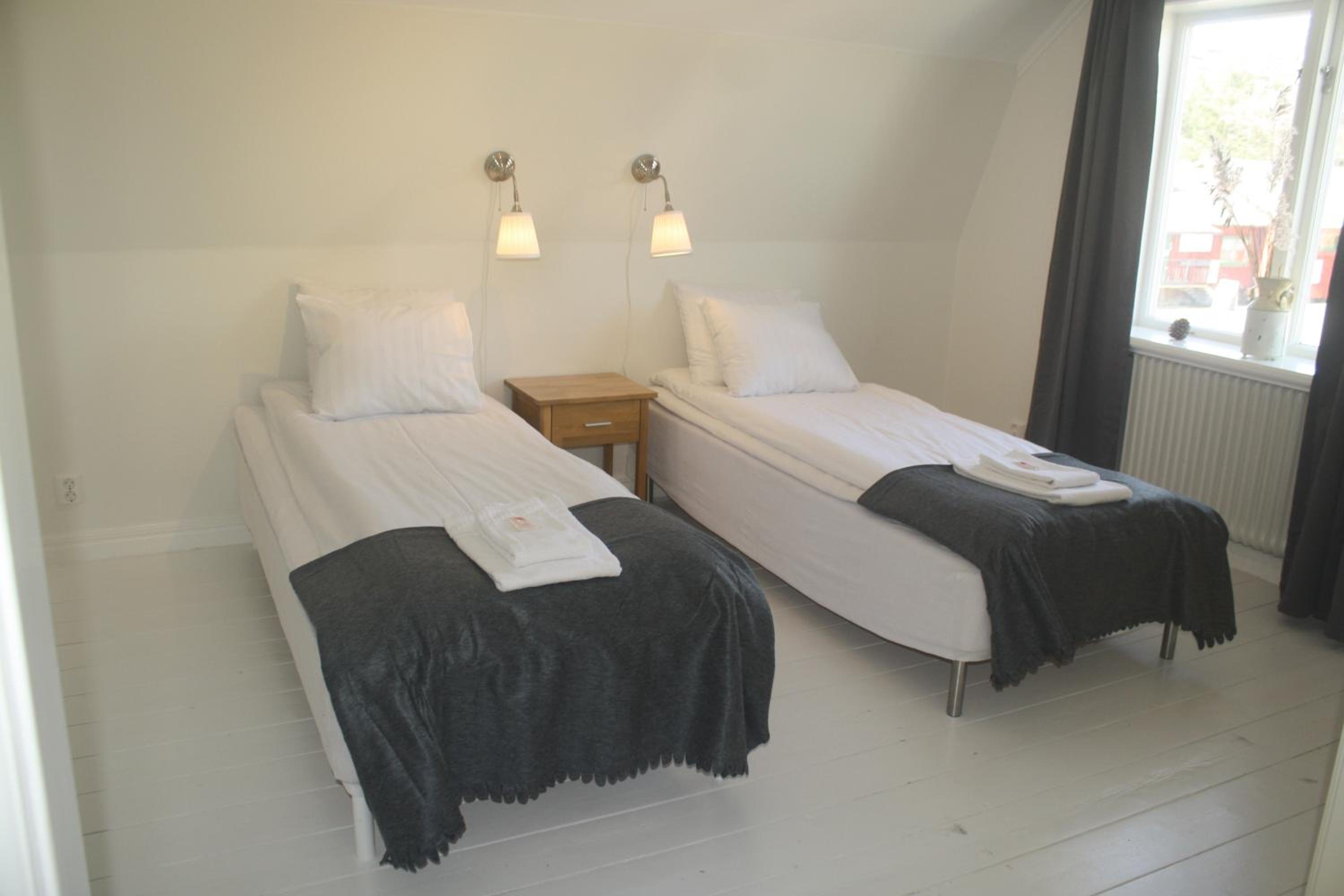 Quadruple Room with Private Bathroom photo 2