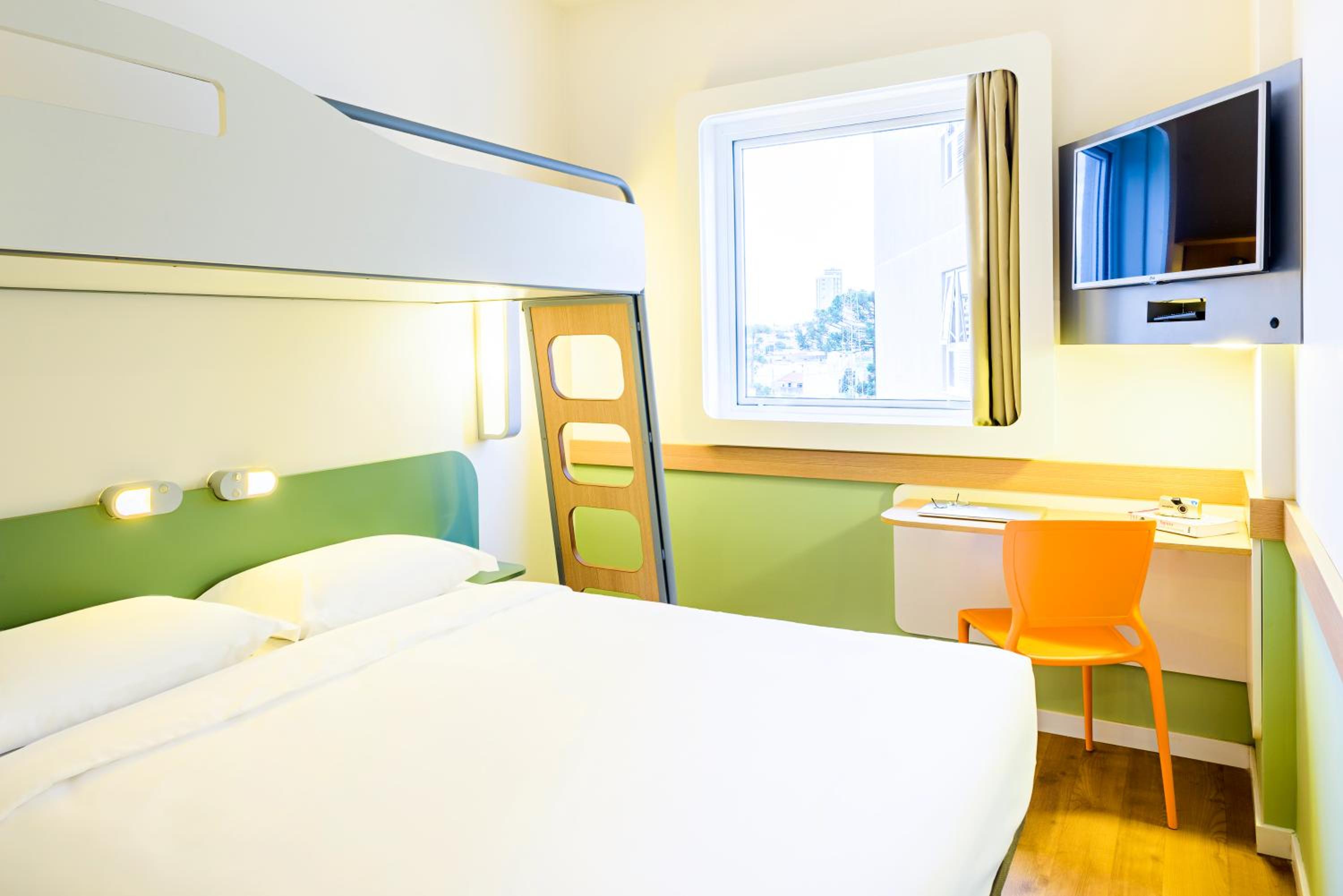 Triple Room with One Double Bed and One Bunk Bed - Photo 6
