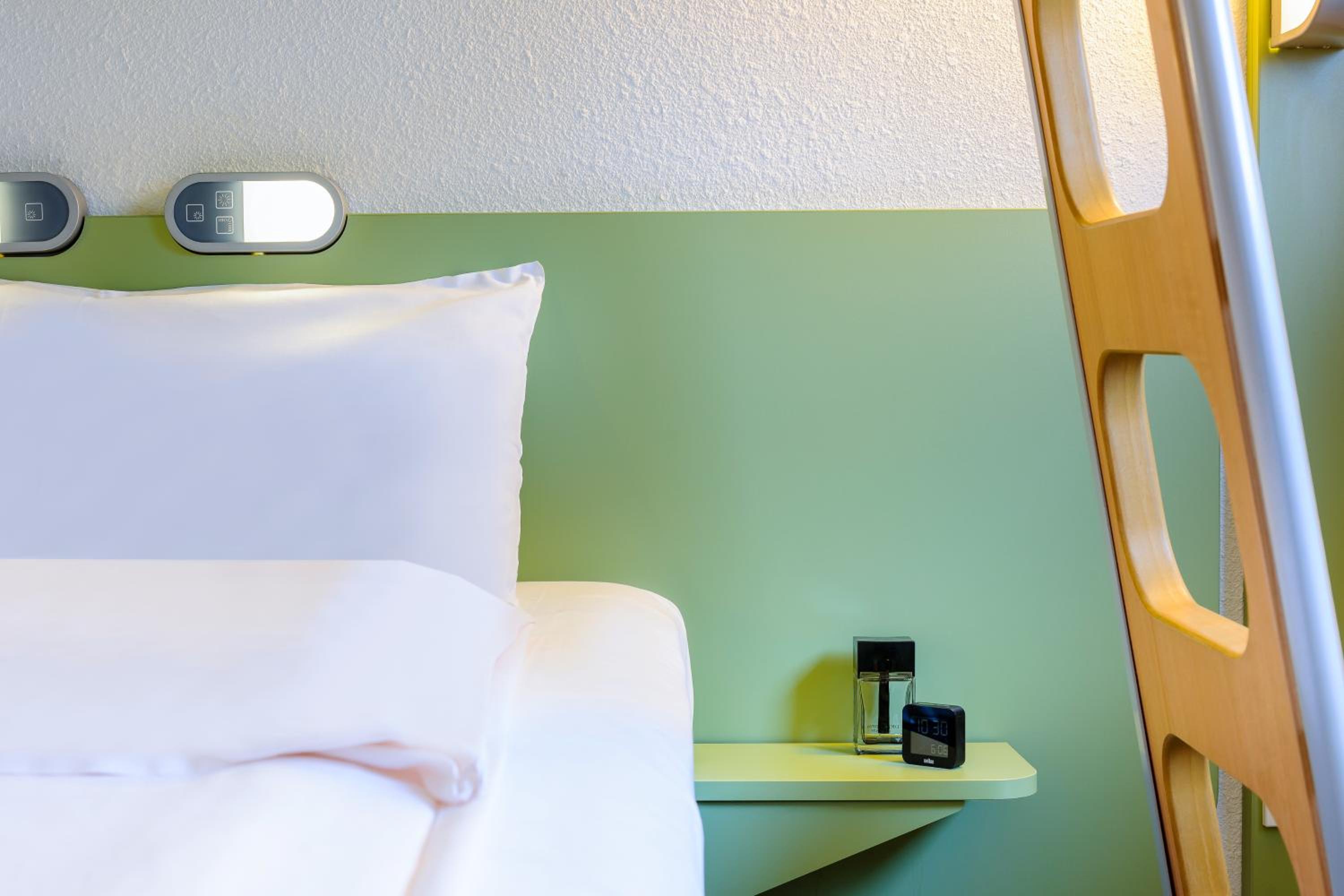 Triple Room with One Double Bed and One Bunk Bed - Photo 11