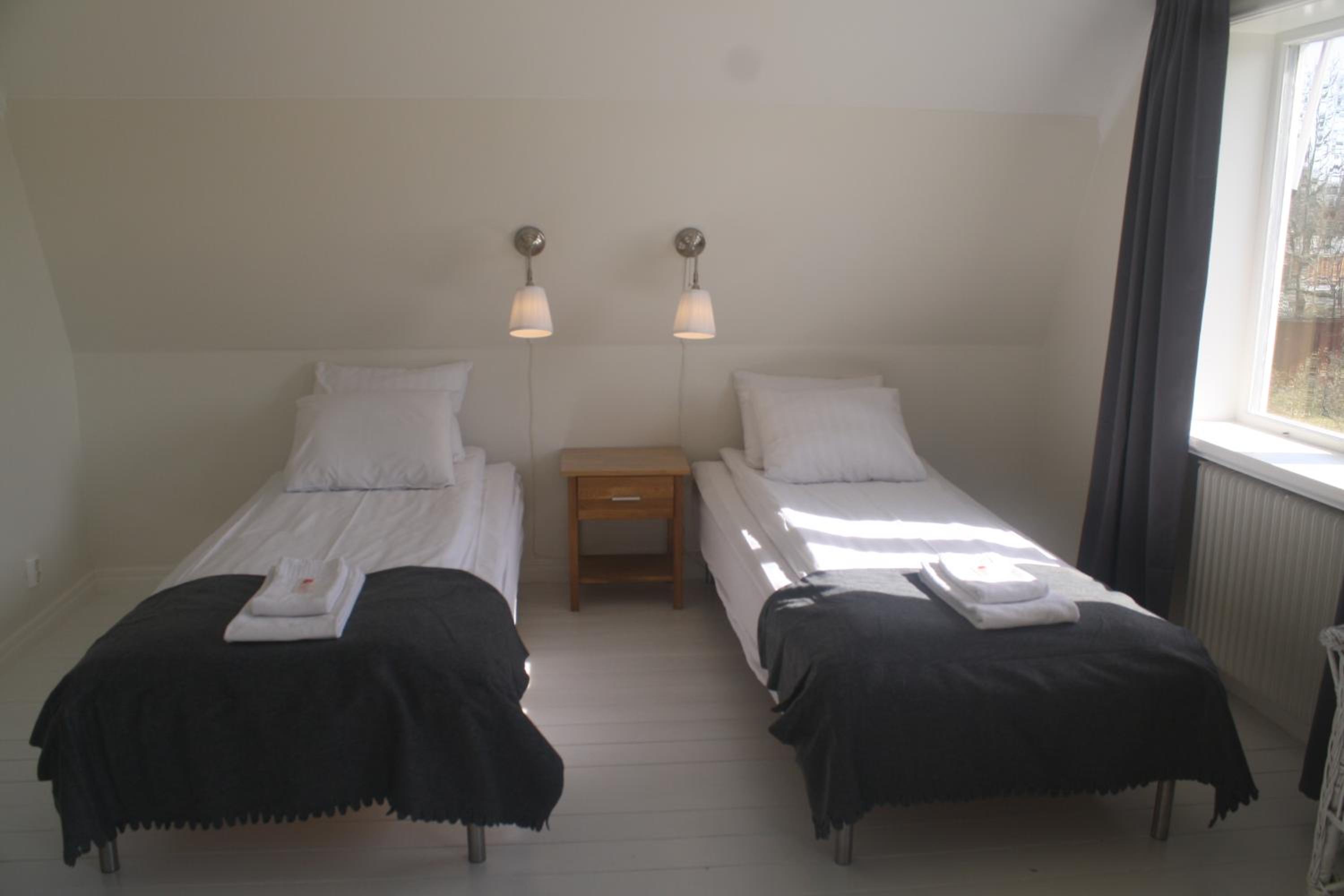 Quadruple Room with Private Bathroom photo 1