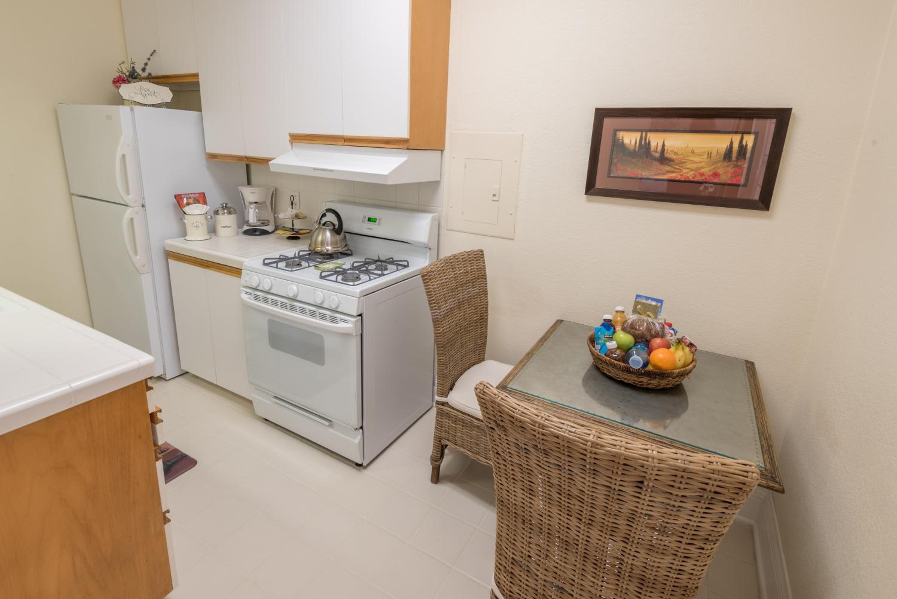 Deluxe King Studio with Fireplace and Kitchen - 116C - Photo 7