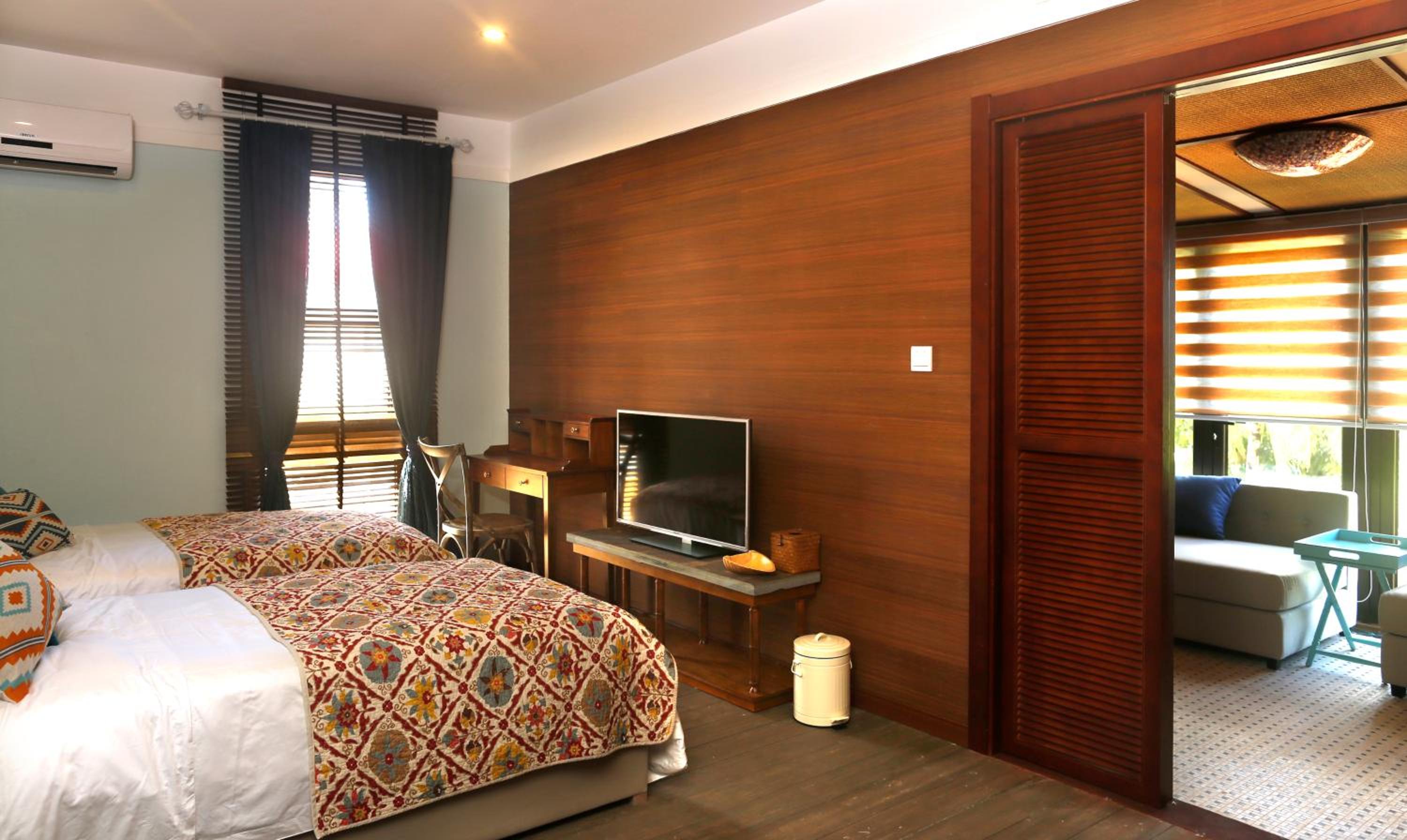 Studio Apartment - Photo 2