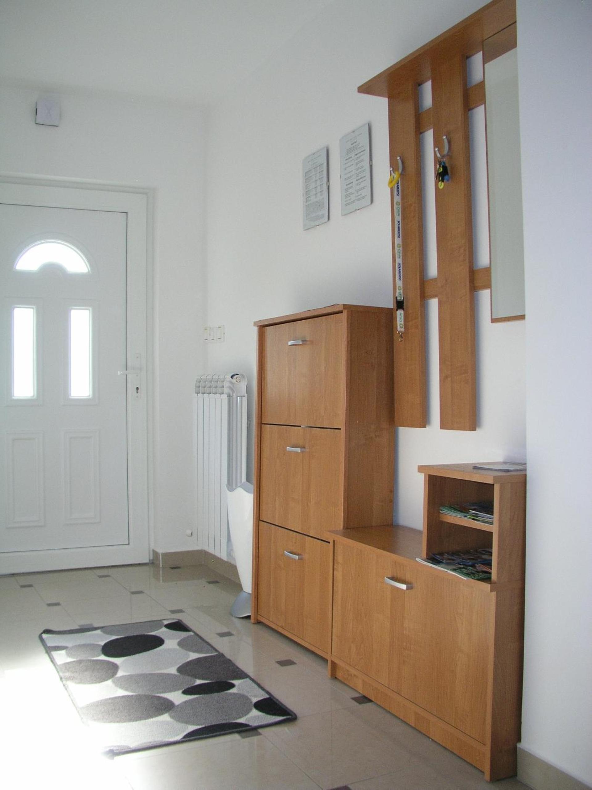 Apartment with Balcony - Photo 3
