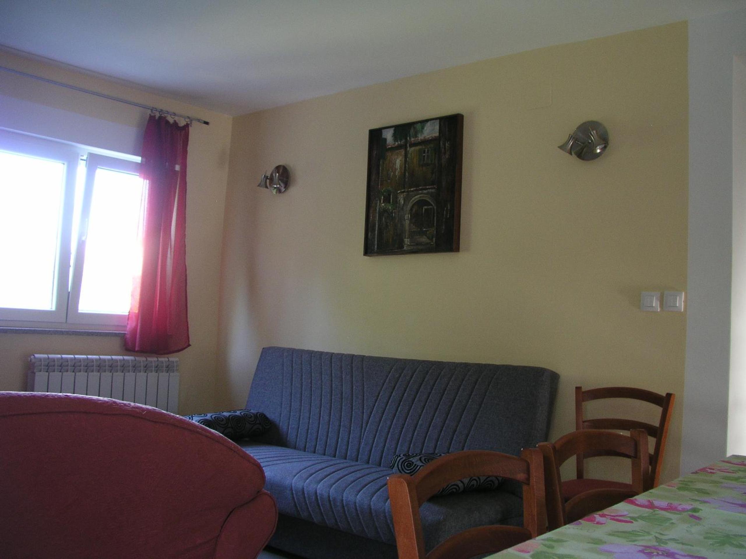 Apartment with Balcony - Photo 2