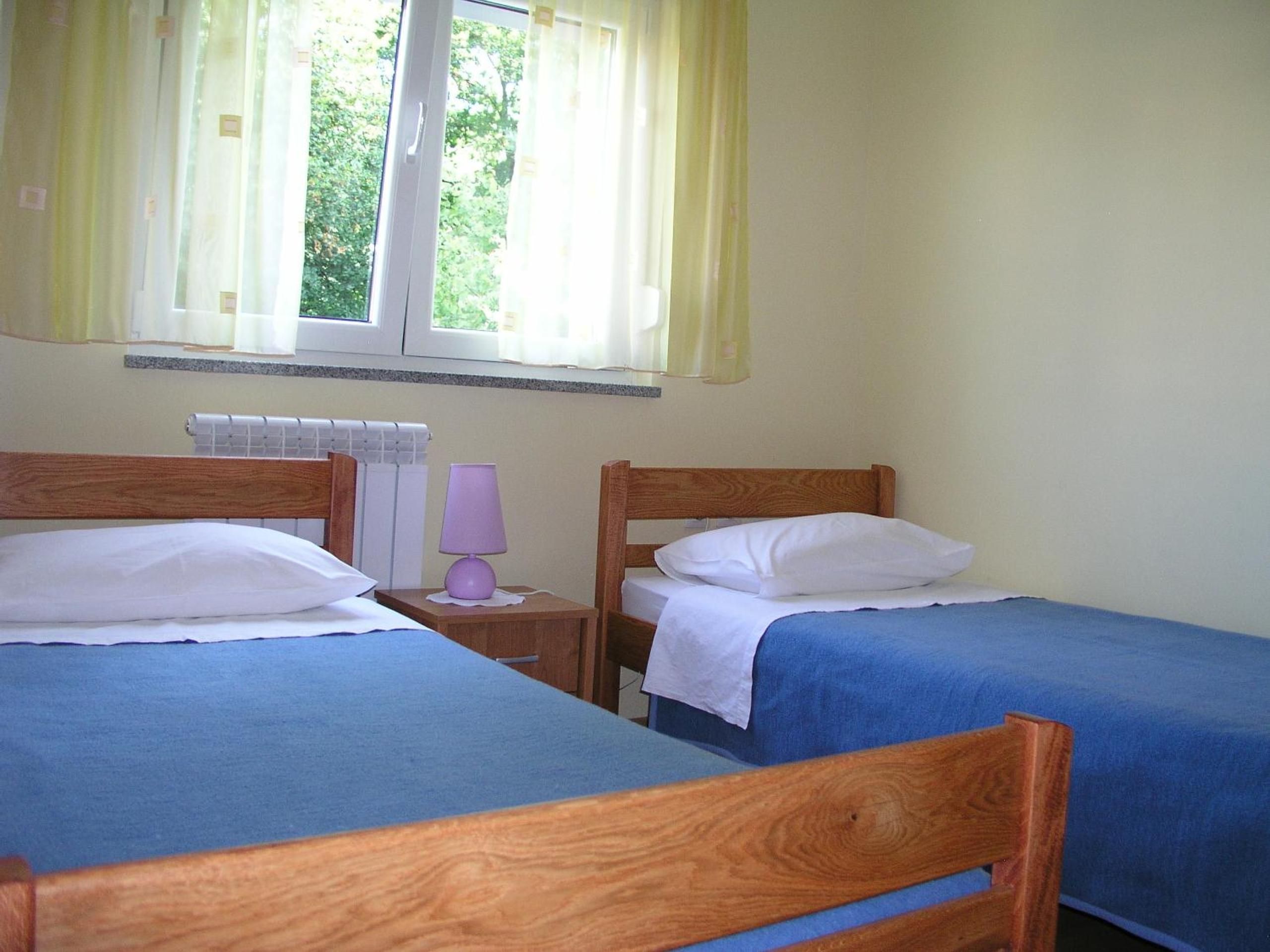Apartment with Balcony - Photo 10