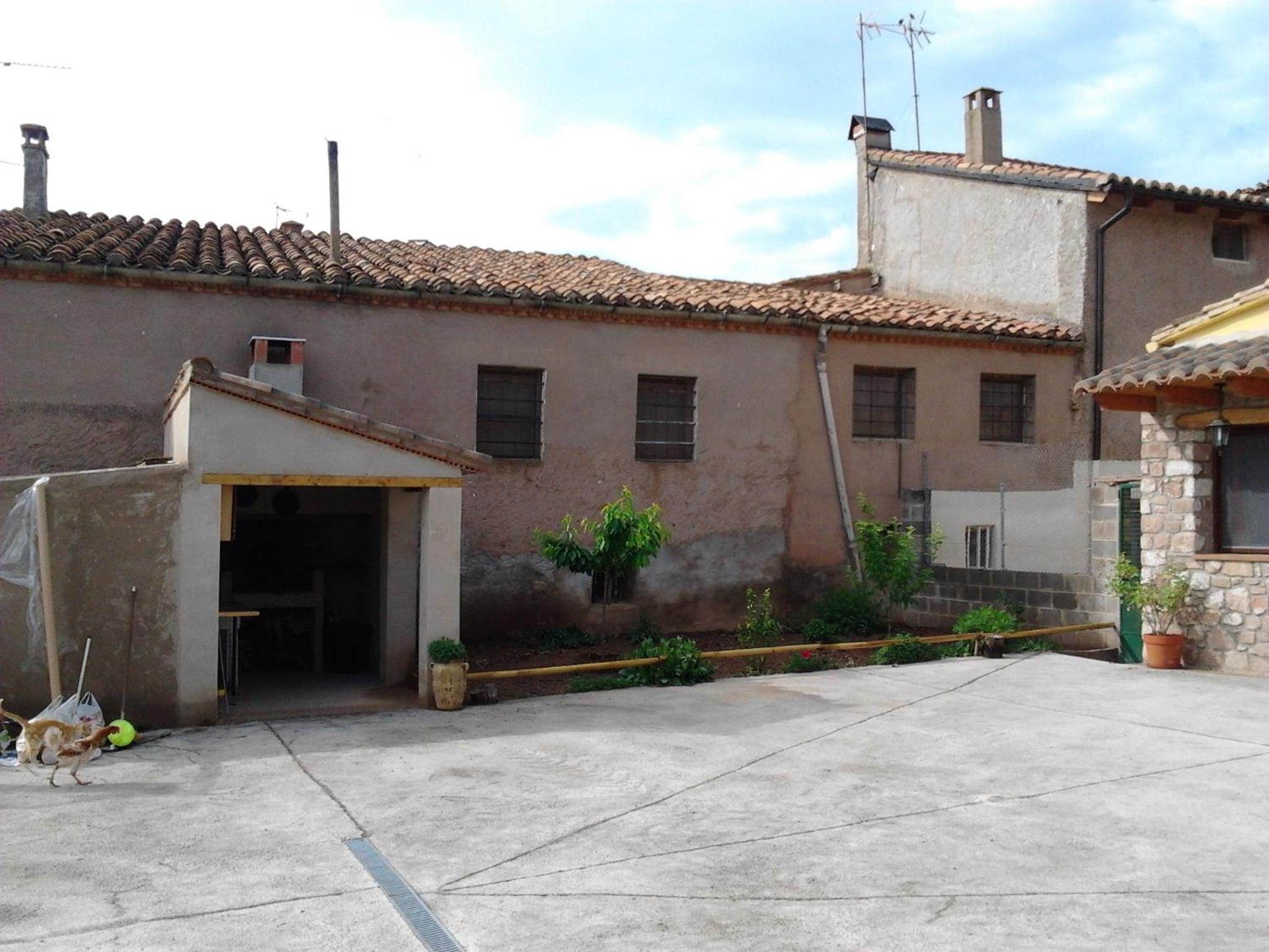 Three-Bedroom House - Photo 30