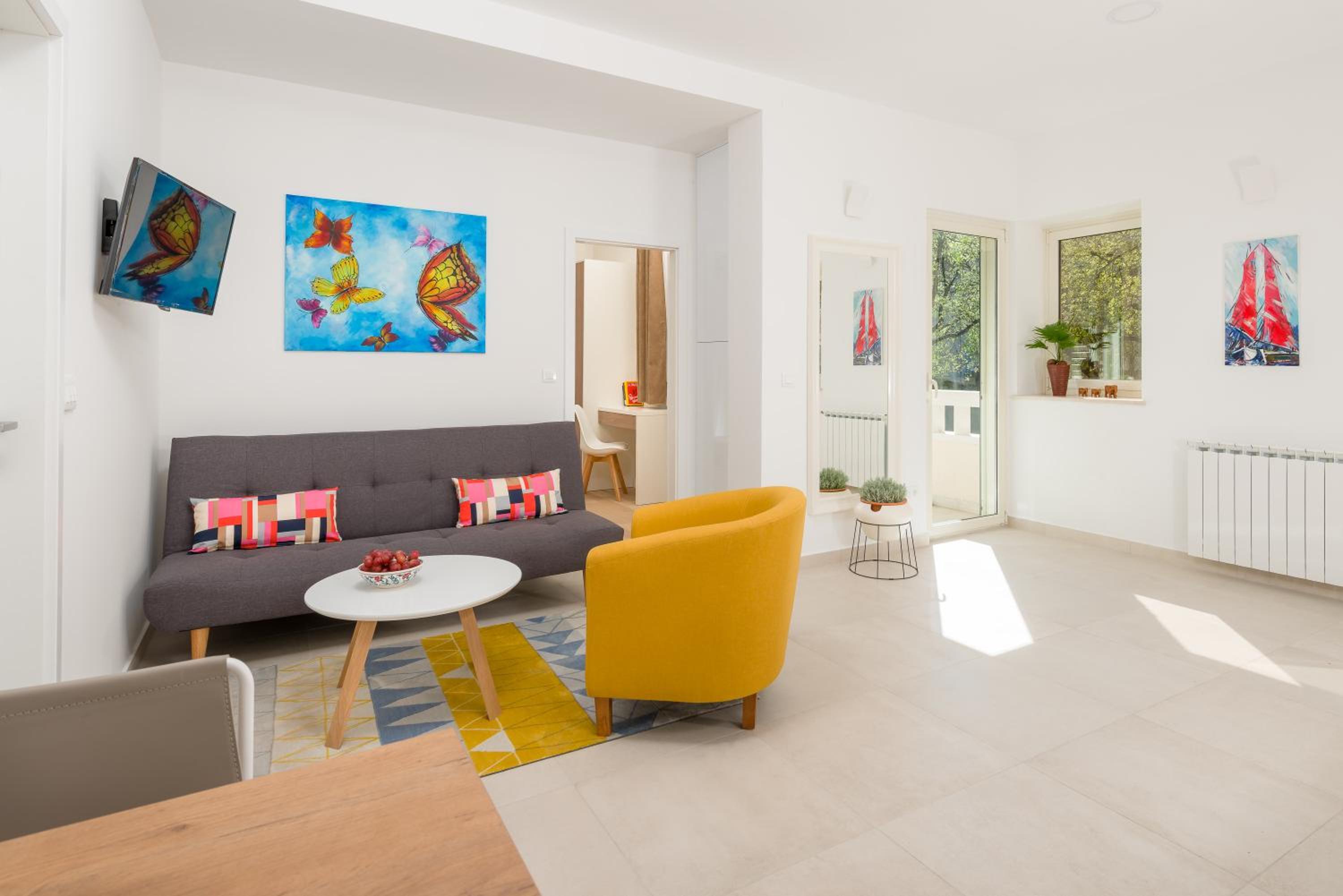 One-Bedroom Apartment