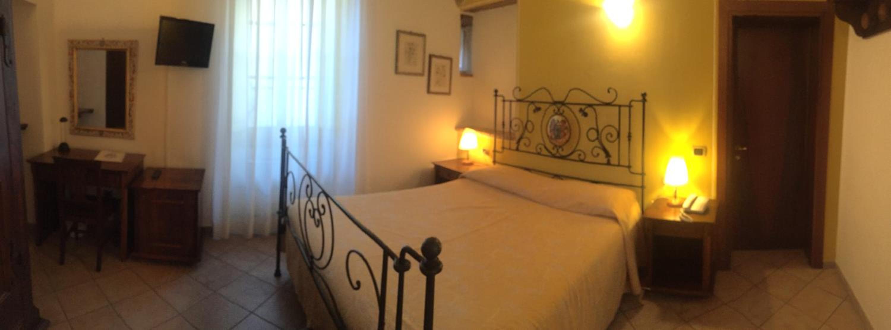 Classic Double or Twin Room - Photo 5