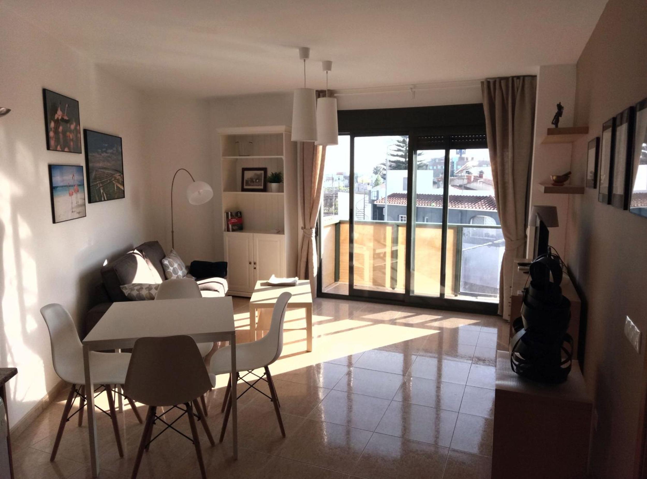 Apartamento con Balcón