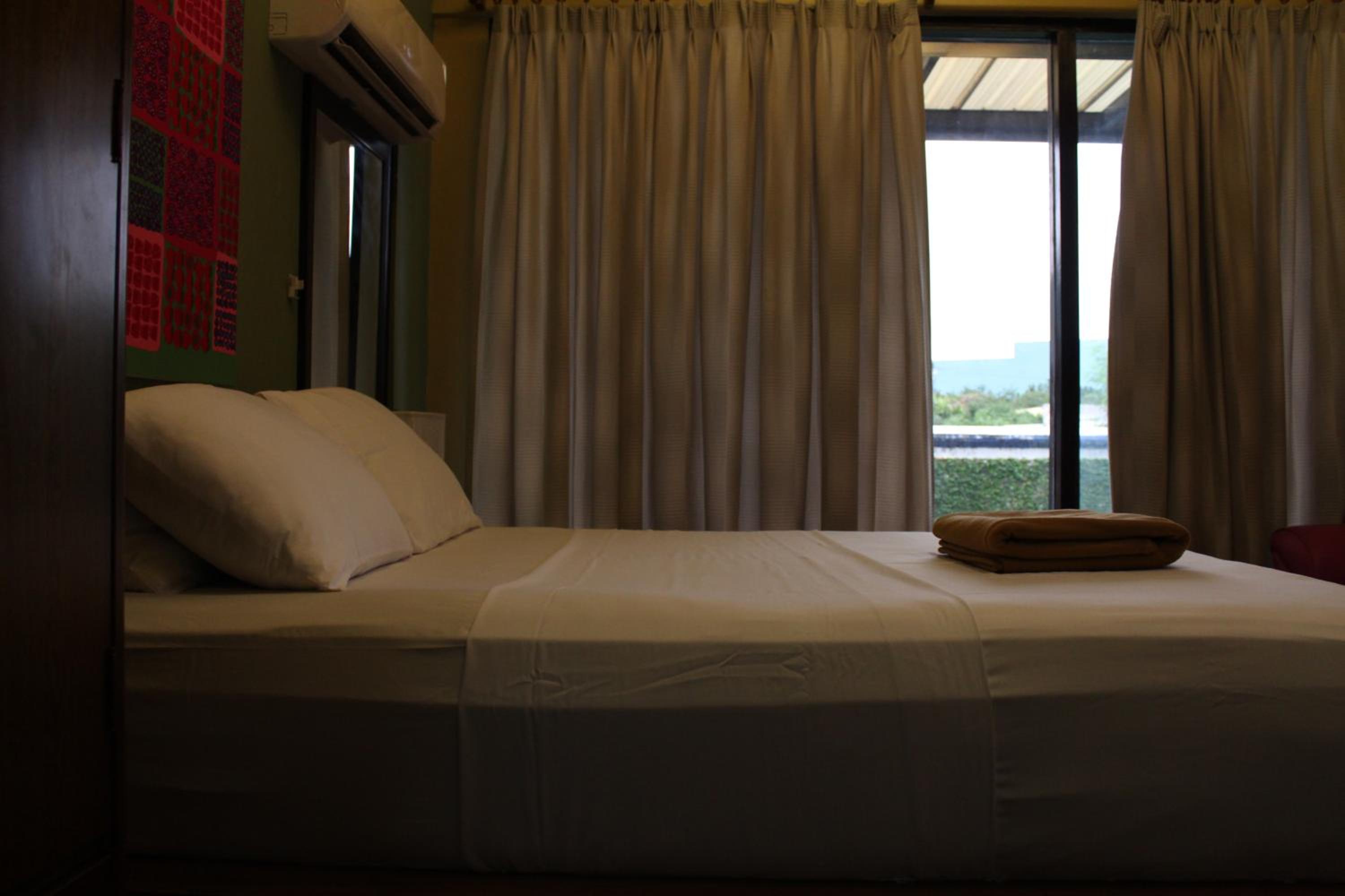 Deluxe Queen Room - Photo 1
