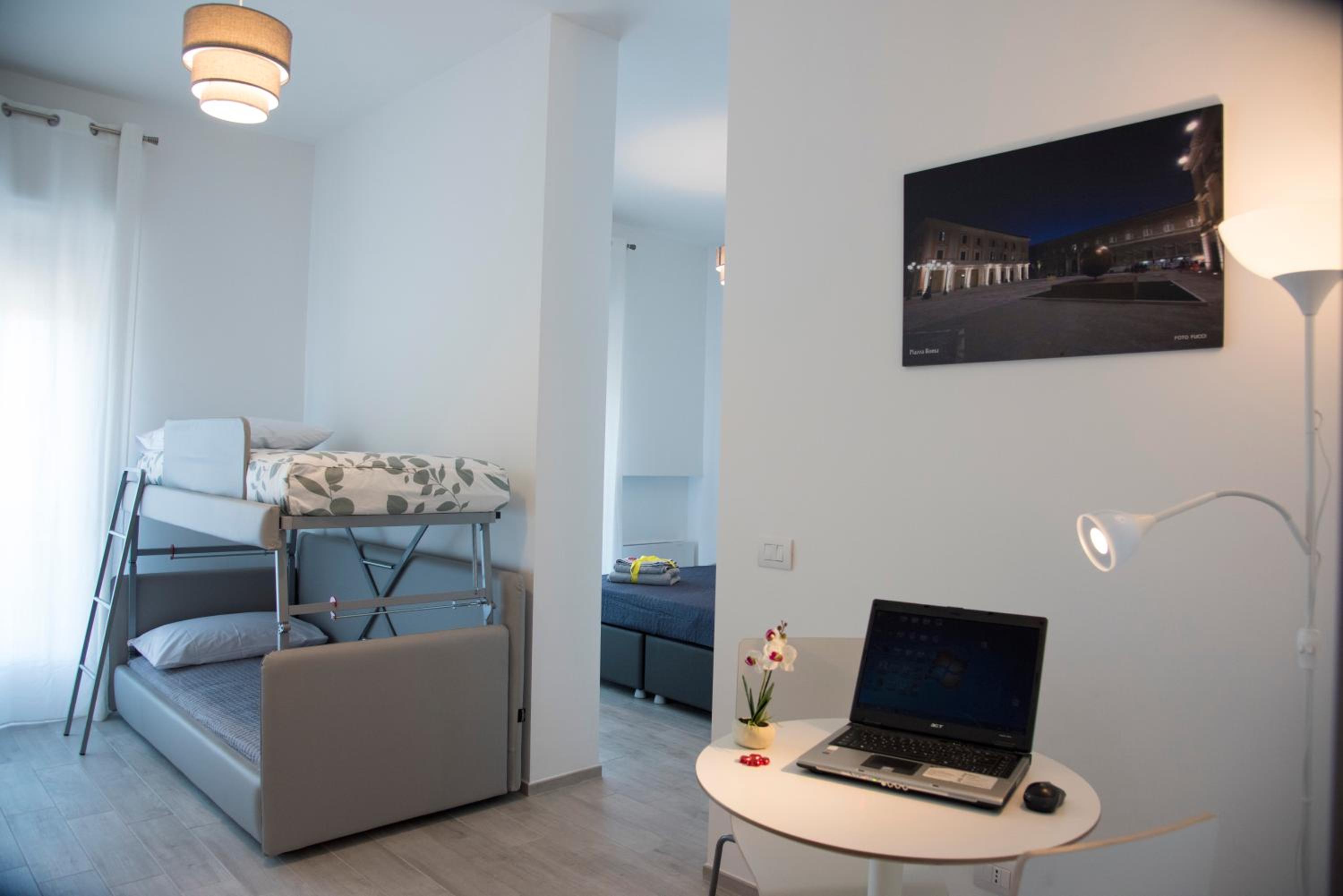 Quadruple Room with Private Bathroom photo 2