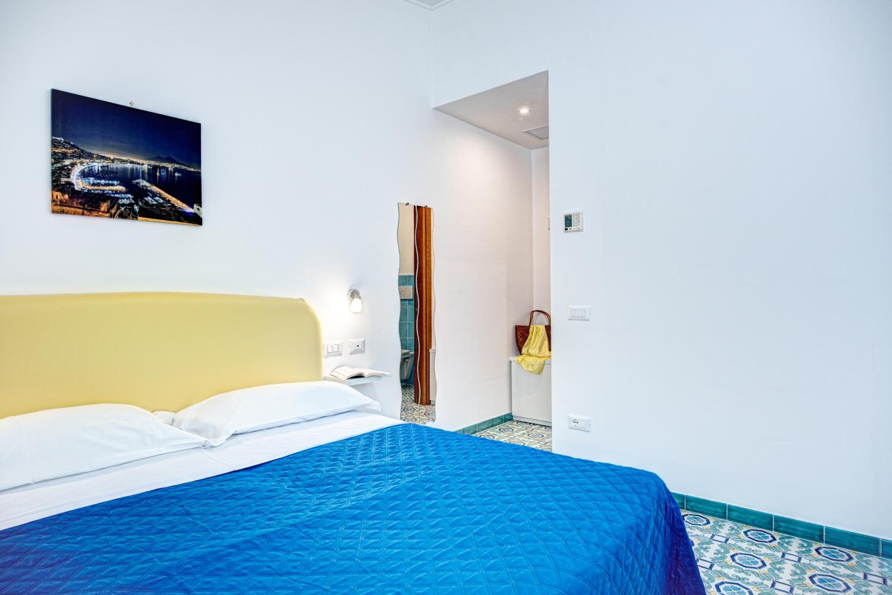 Quadruple Room with Sea View photo 2