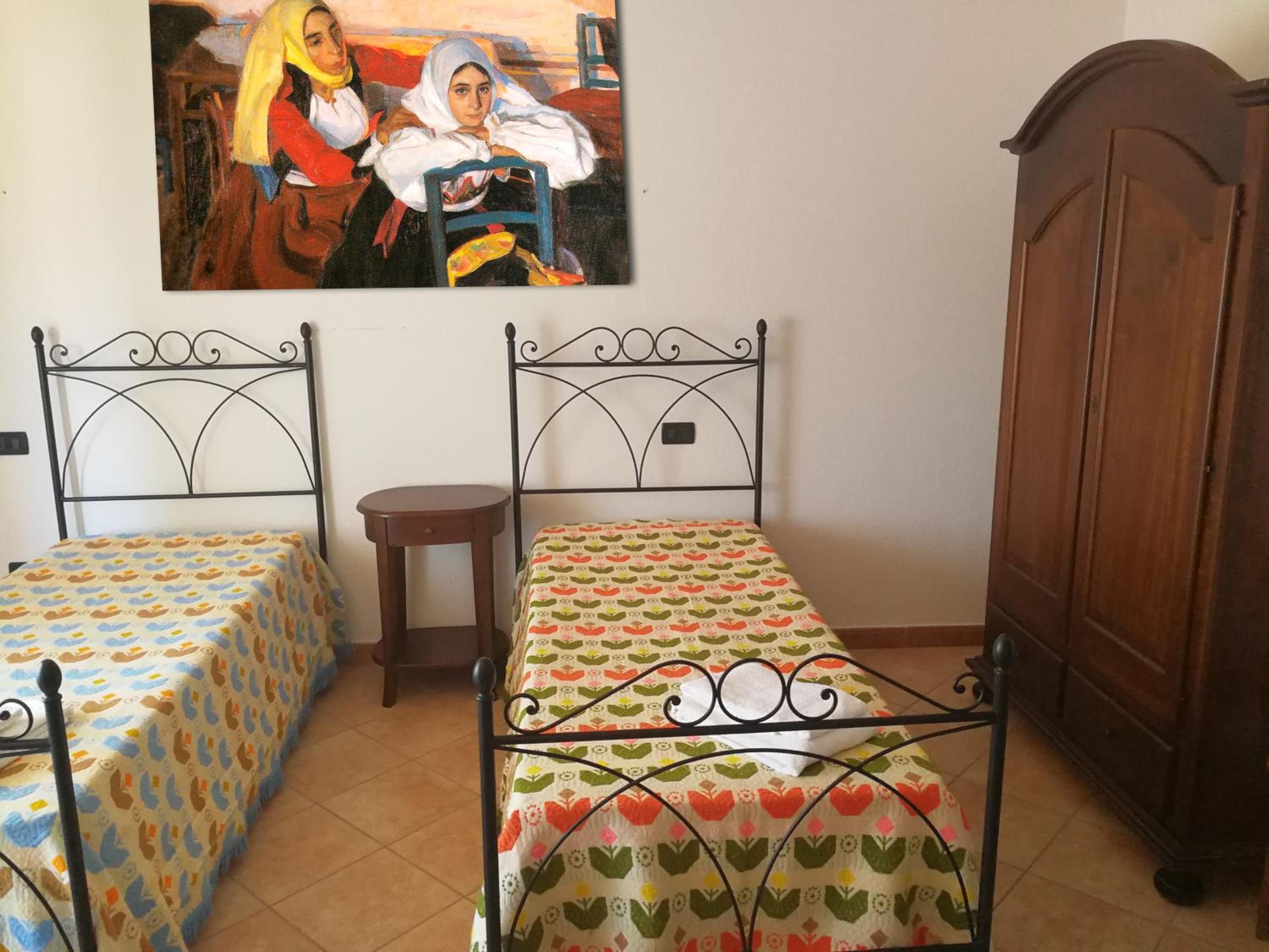 Standard King Room - Photo 4