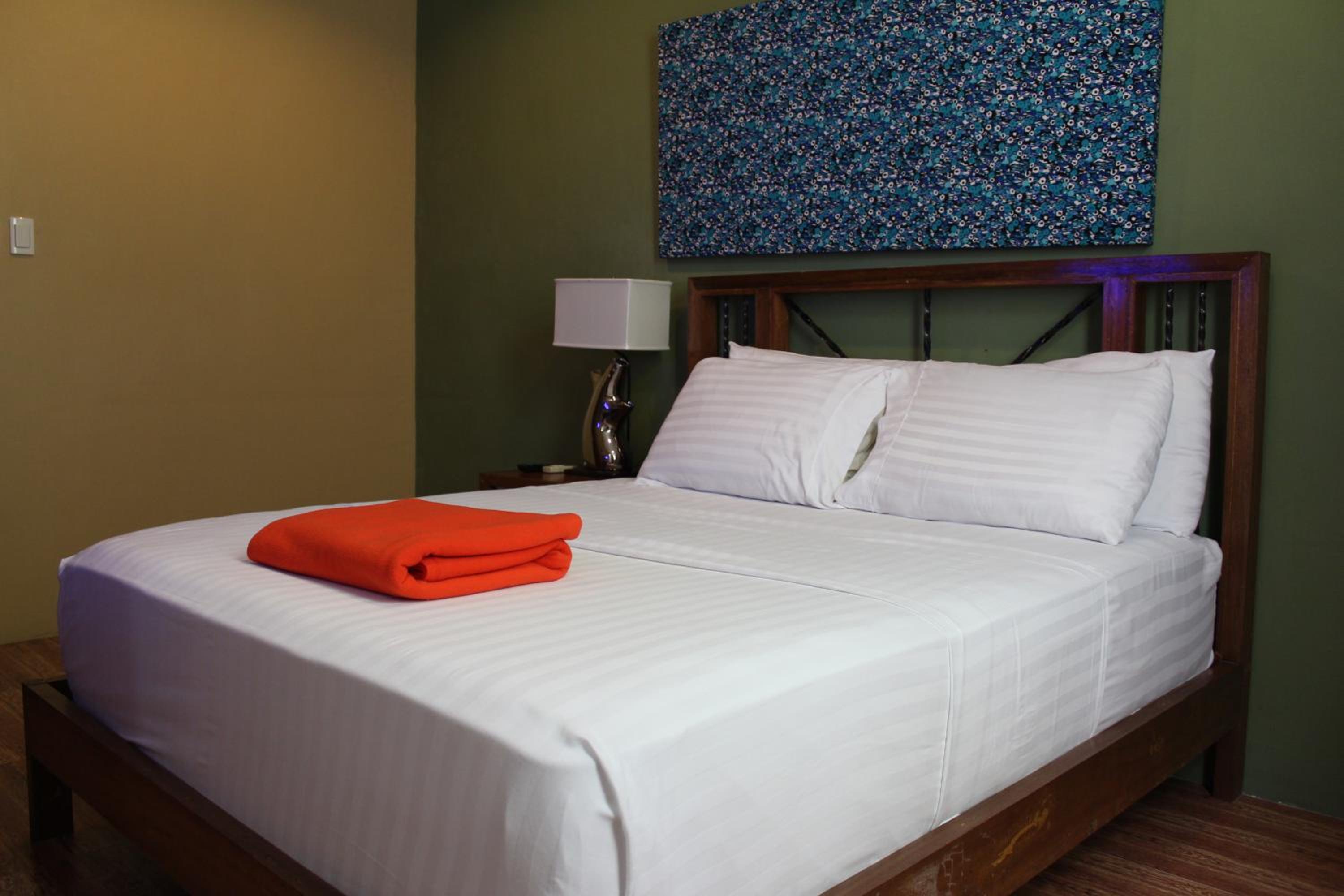 Deluxe Queen Room - Photo 2