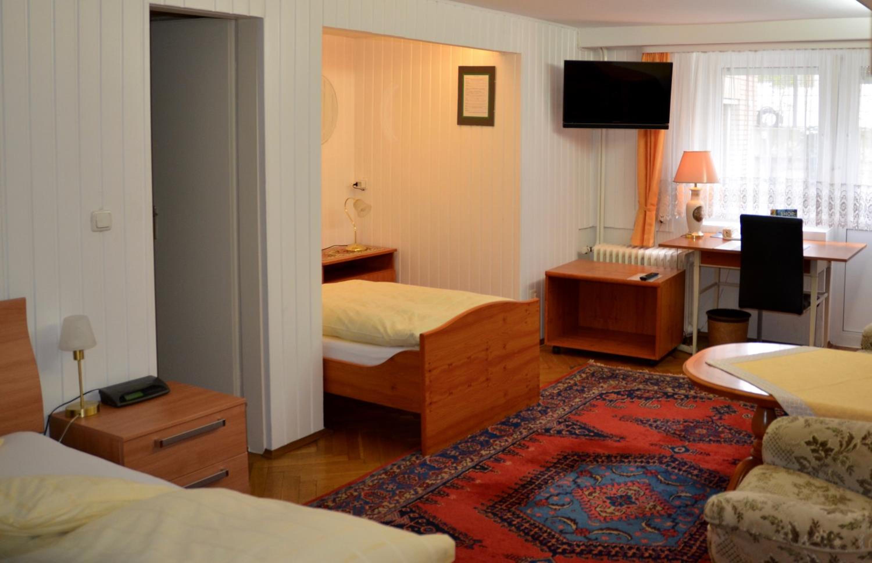 Double Room - Photo 4