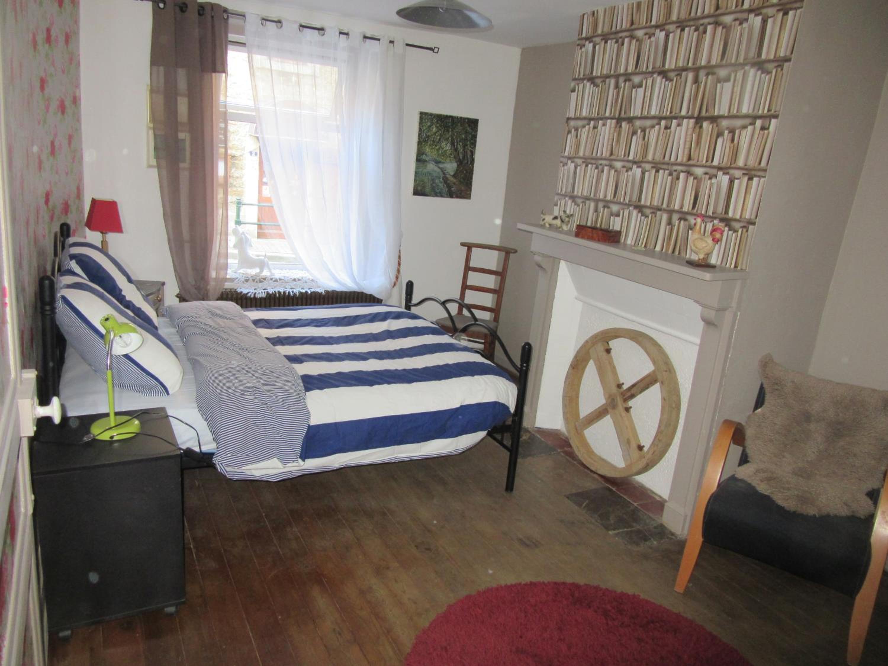 One-Bedroom Apartment photo 2