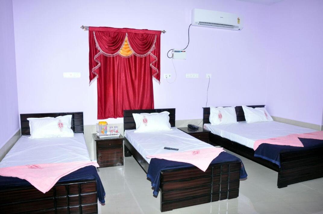 Deluxe Family Room photo 1
