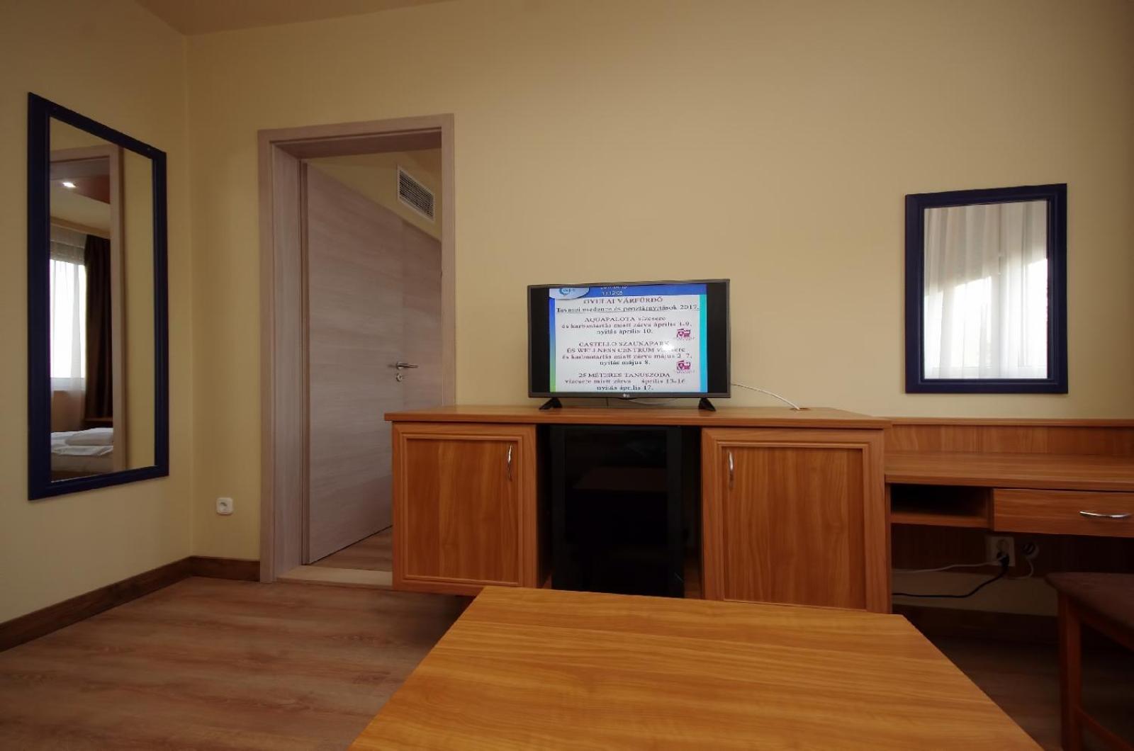 Superior Family Room (2 Adults + 2 Children) - Photo 9