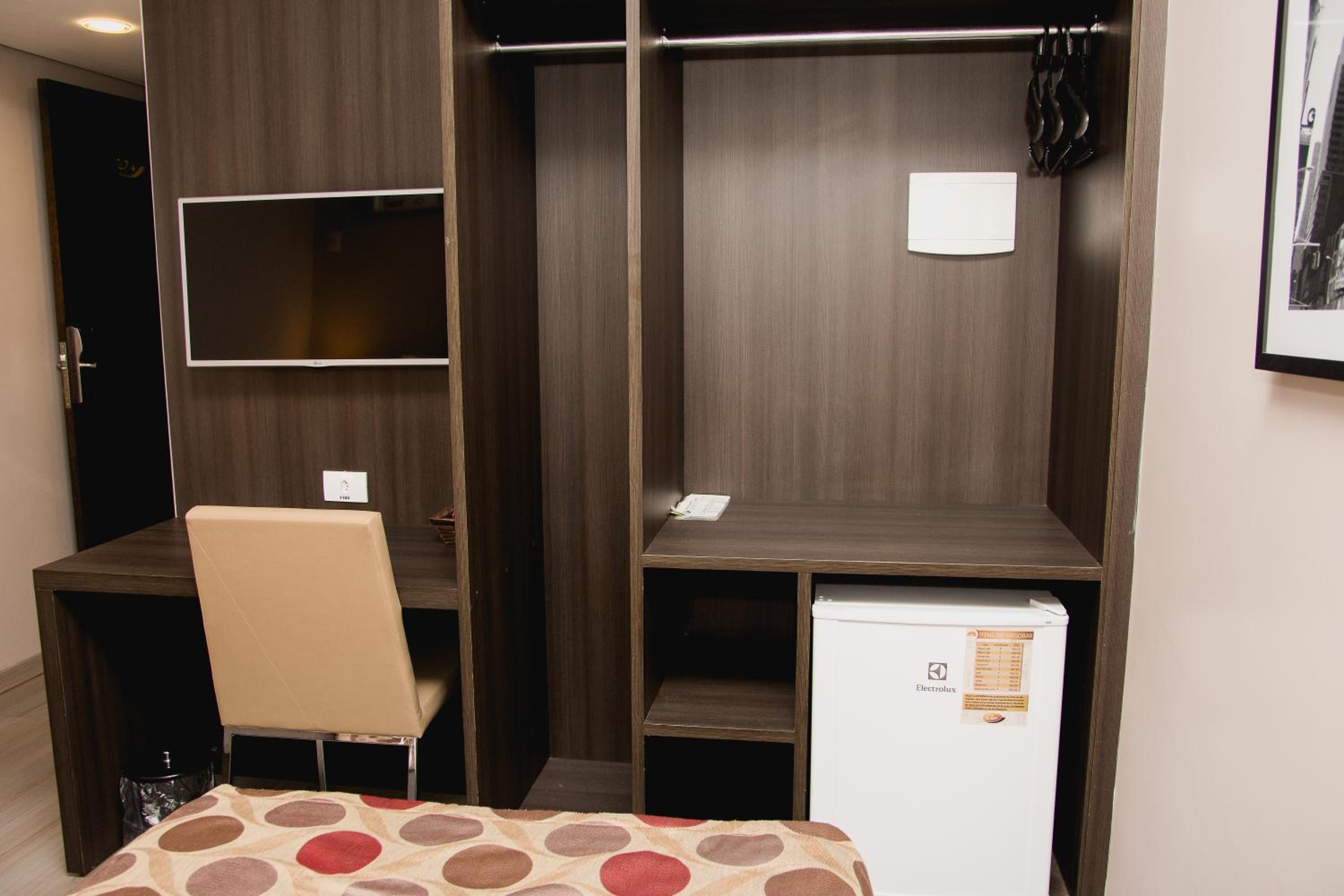 Queen Room photo 3