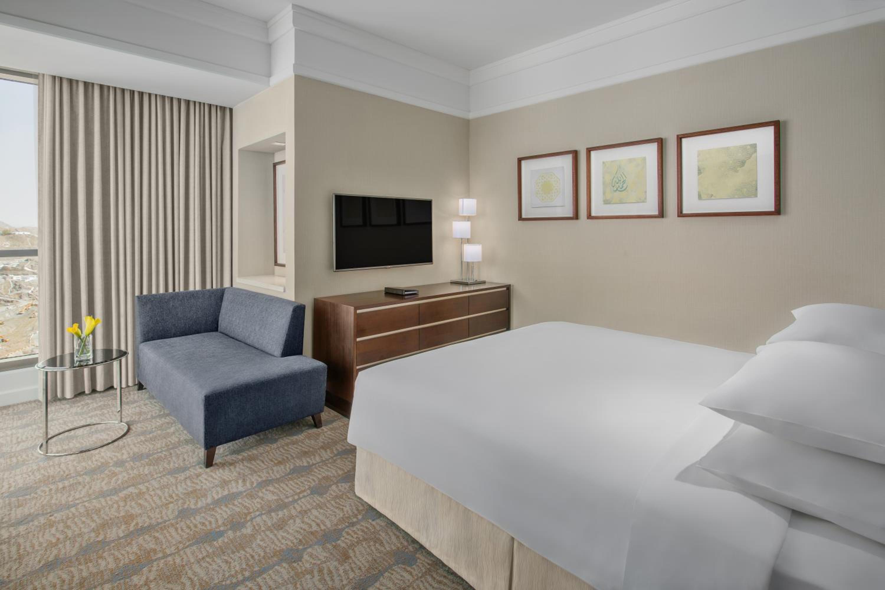King Room with Partial View