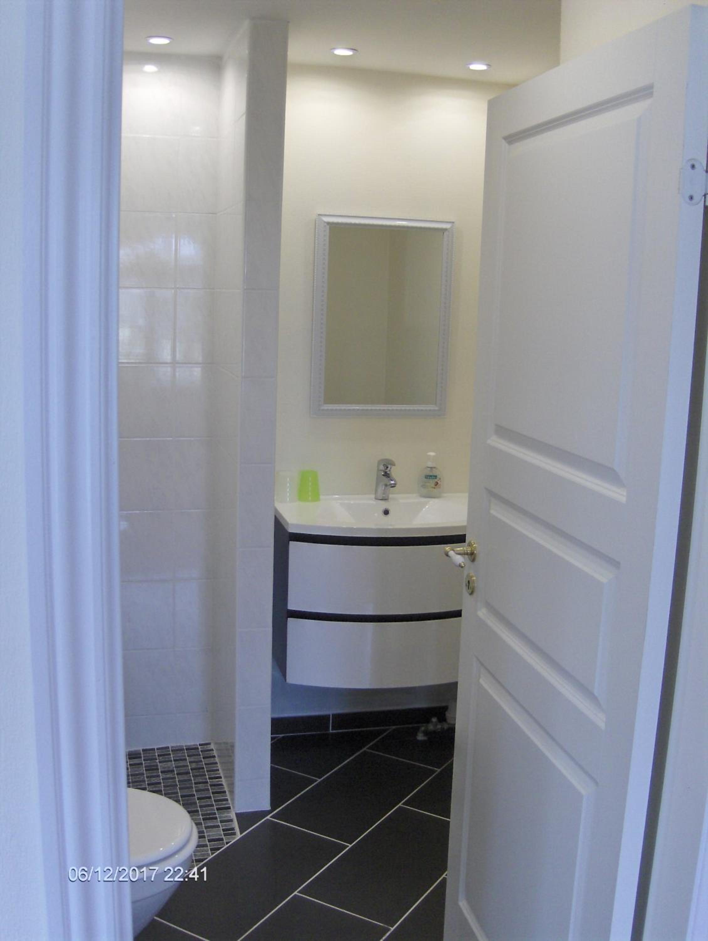 Double or Twin Room - Photo 3
