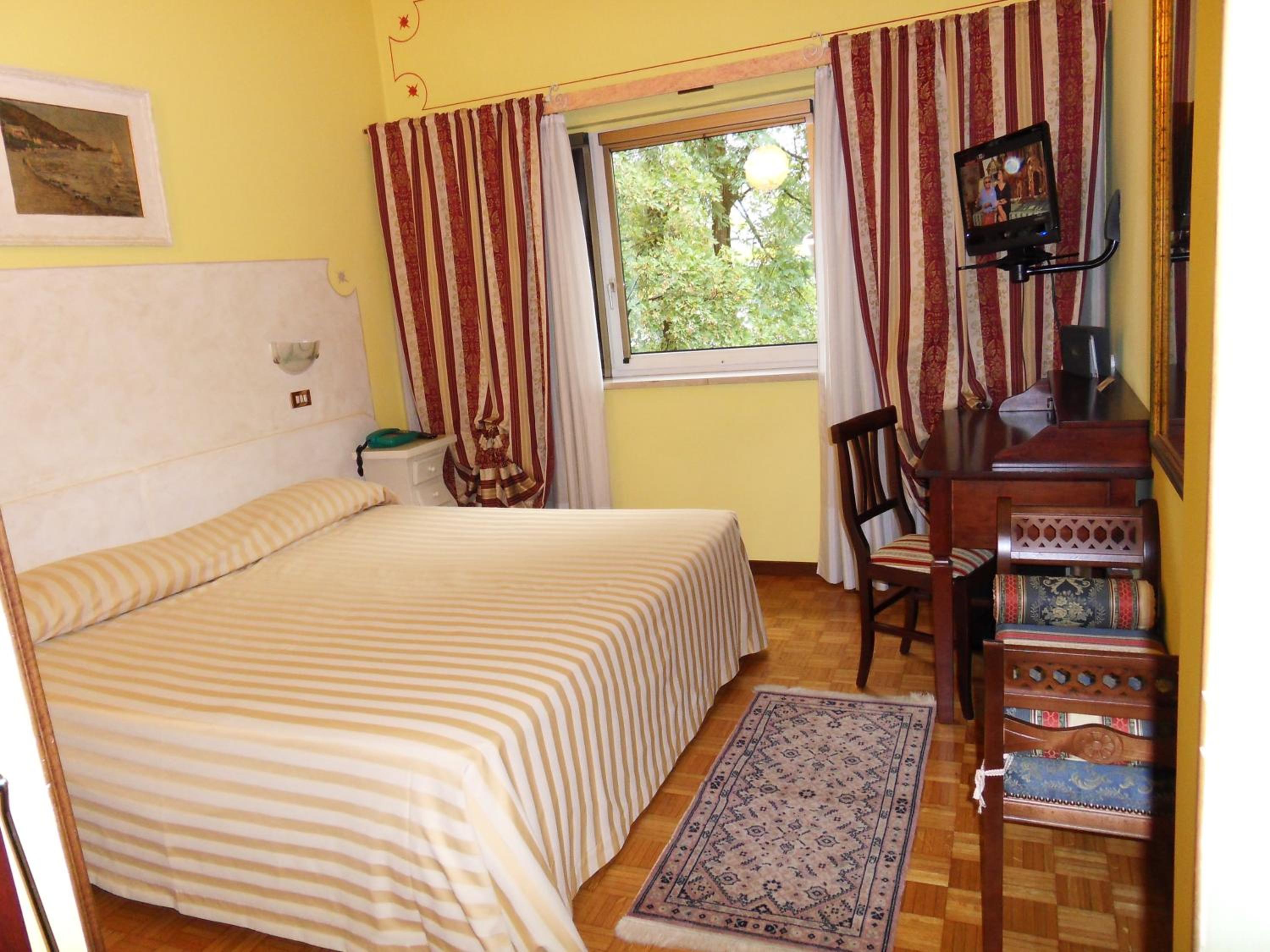 Family Room (2 Adults + 2 Children) photo 3